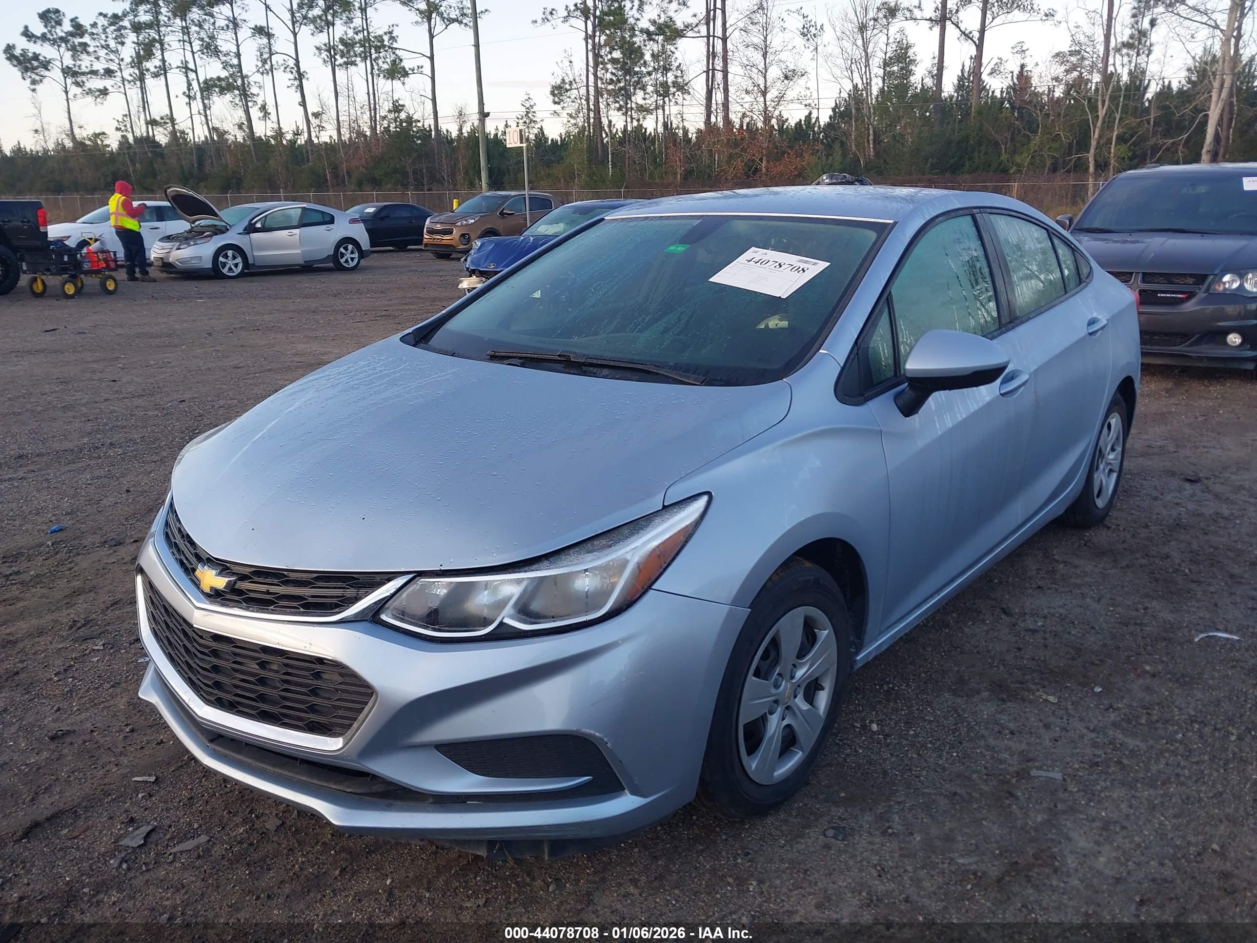 CHEVROLET CRUZE image 2
