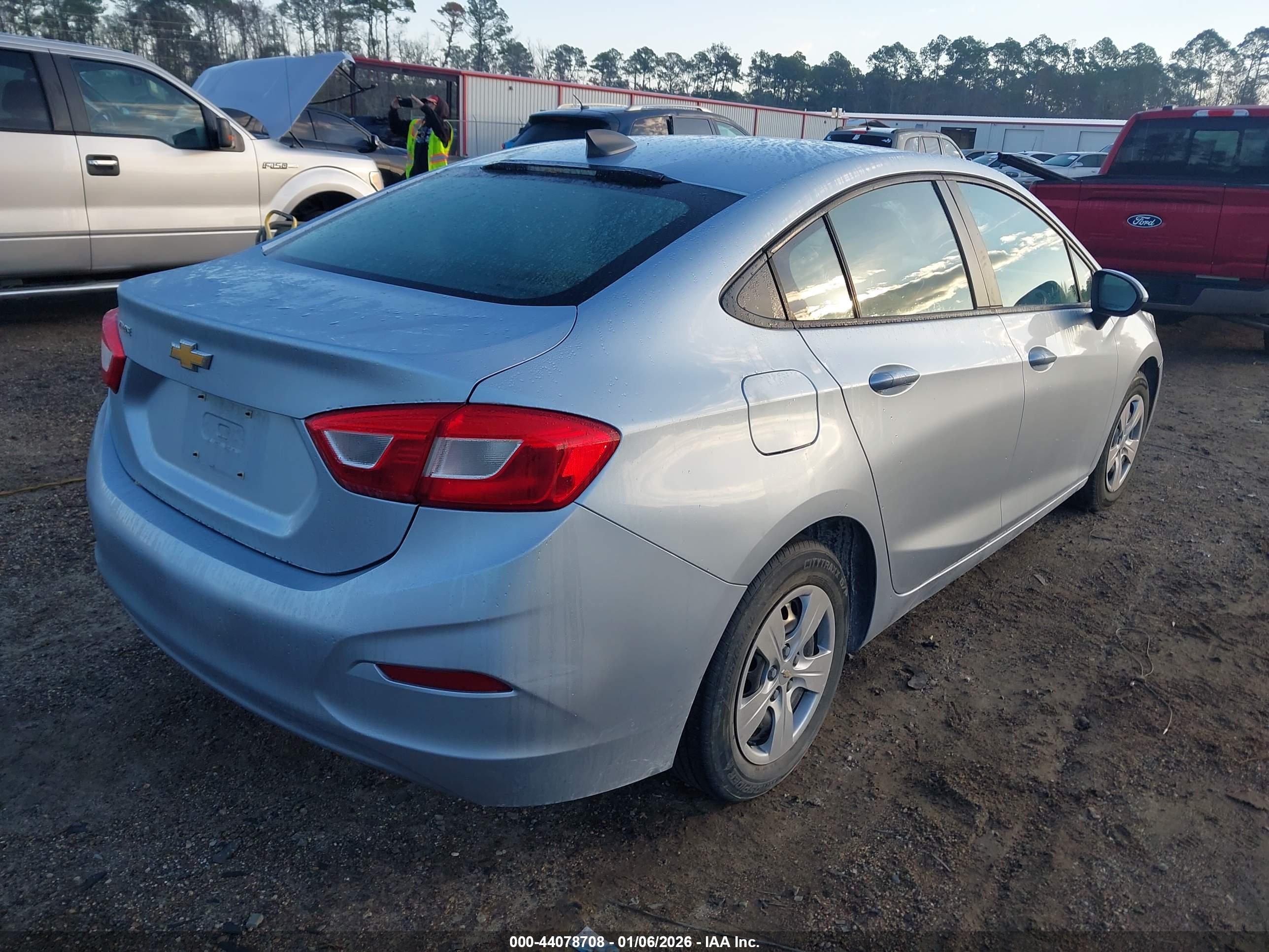 CHEVROLET CRUZE image 4