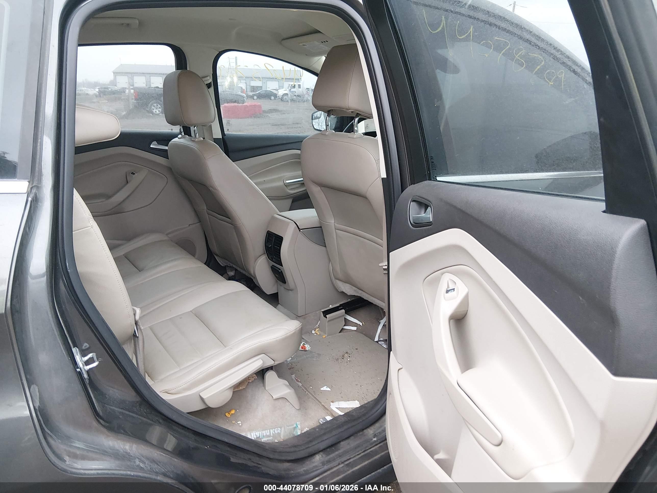 FORD C-MAX image 8