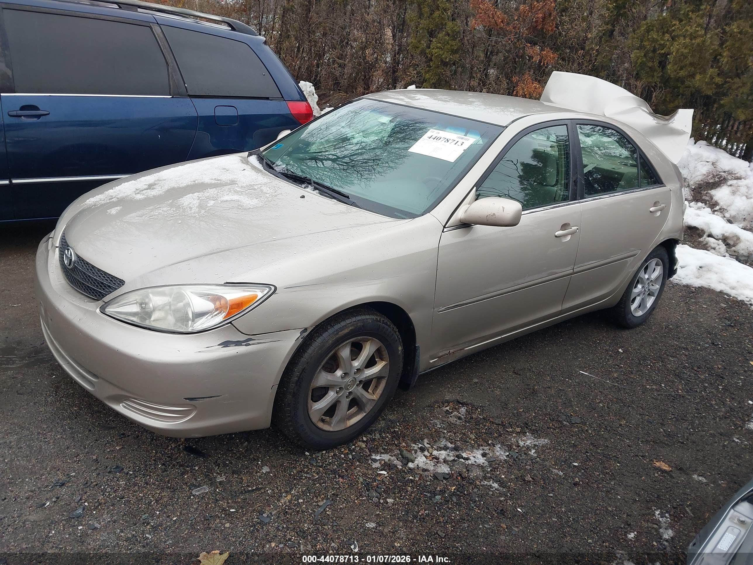 TOYOTA CAMRY image 2