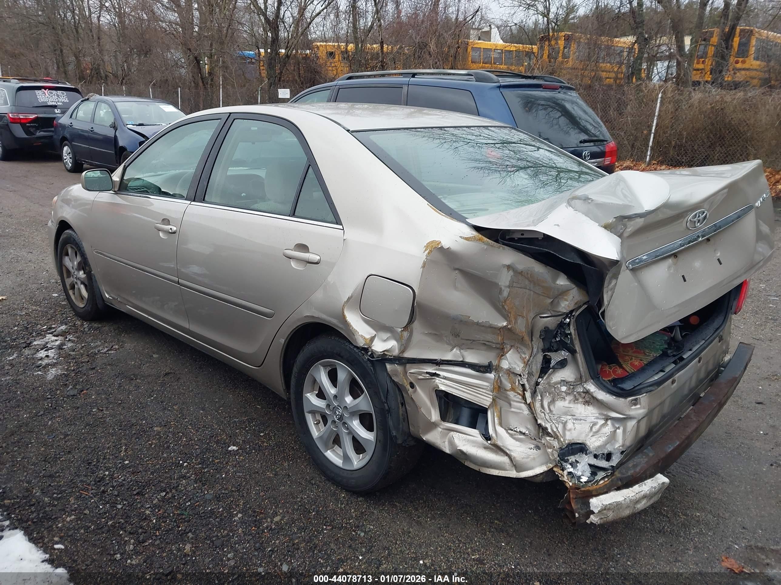 TOYOTA CAMRY image 3