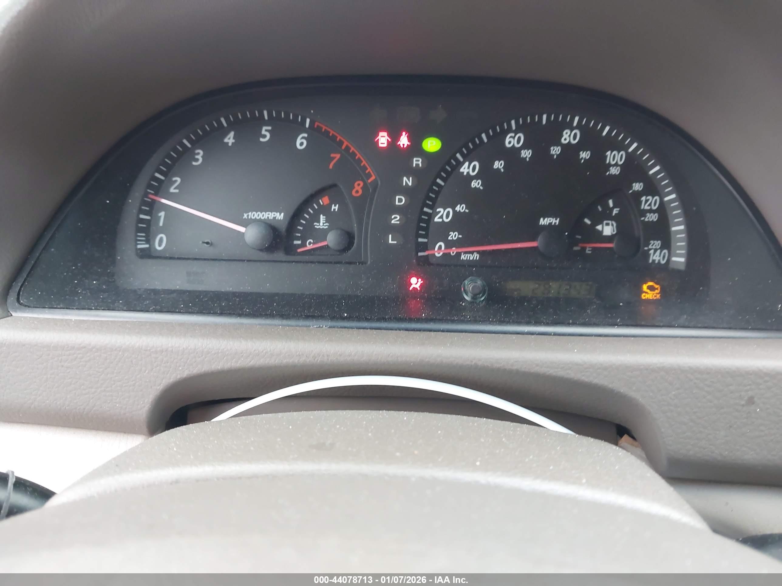 TOYOTA CAMRY image 7