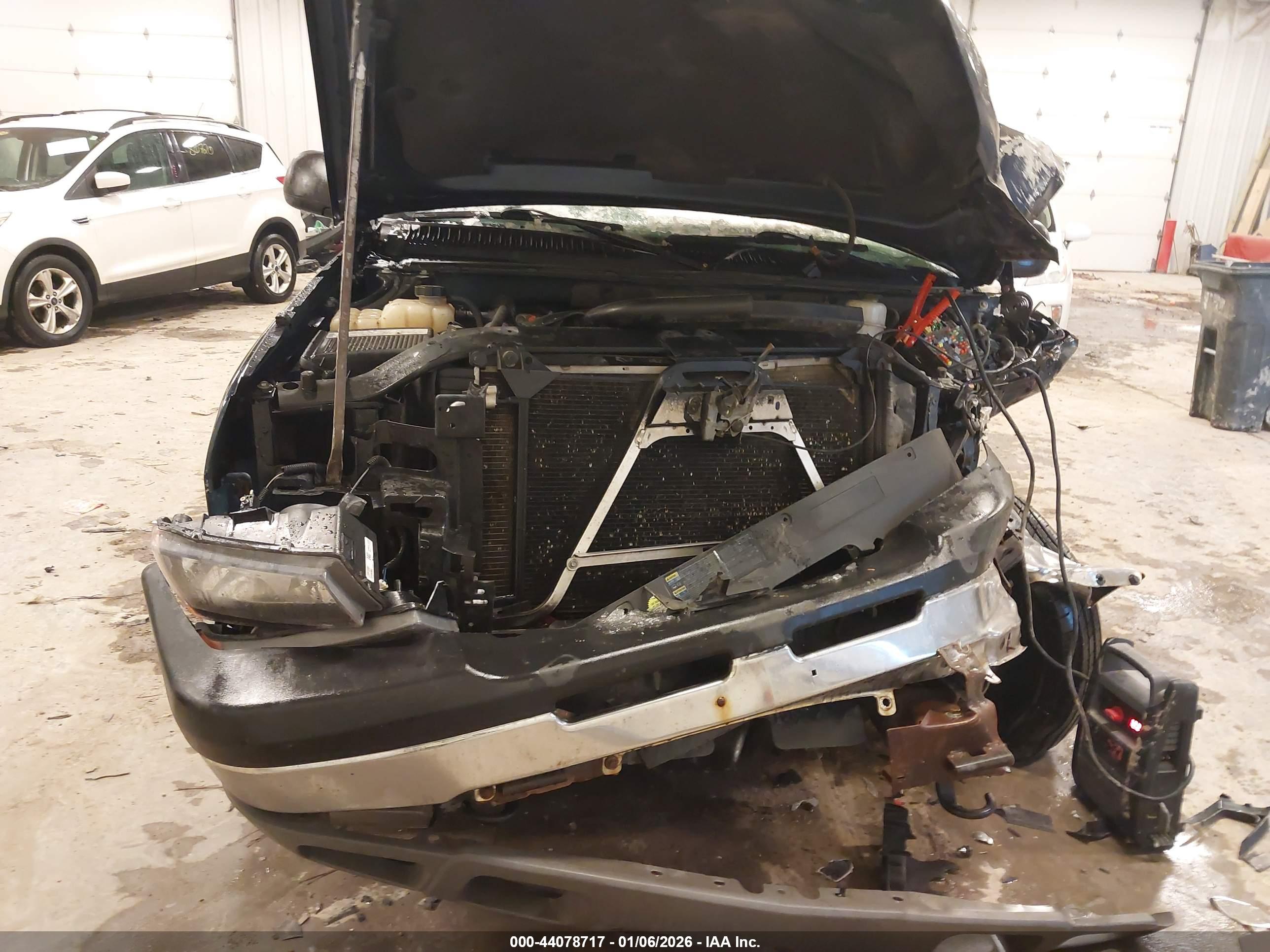 CHEVROLET AVALANCHE image 6