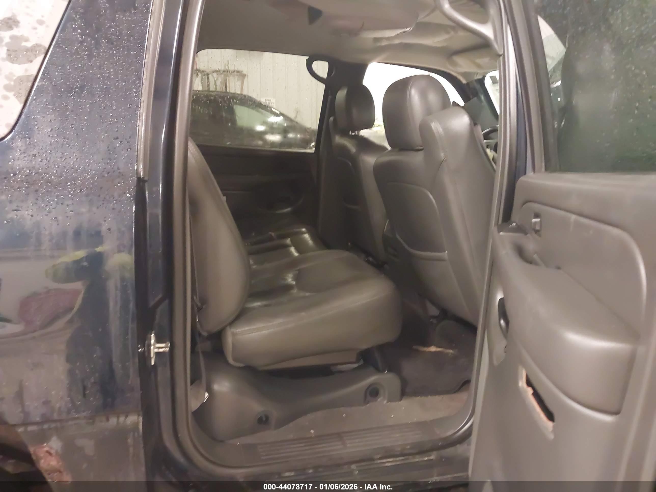 CHEVROLET AVALANCHE image 8