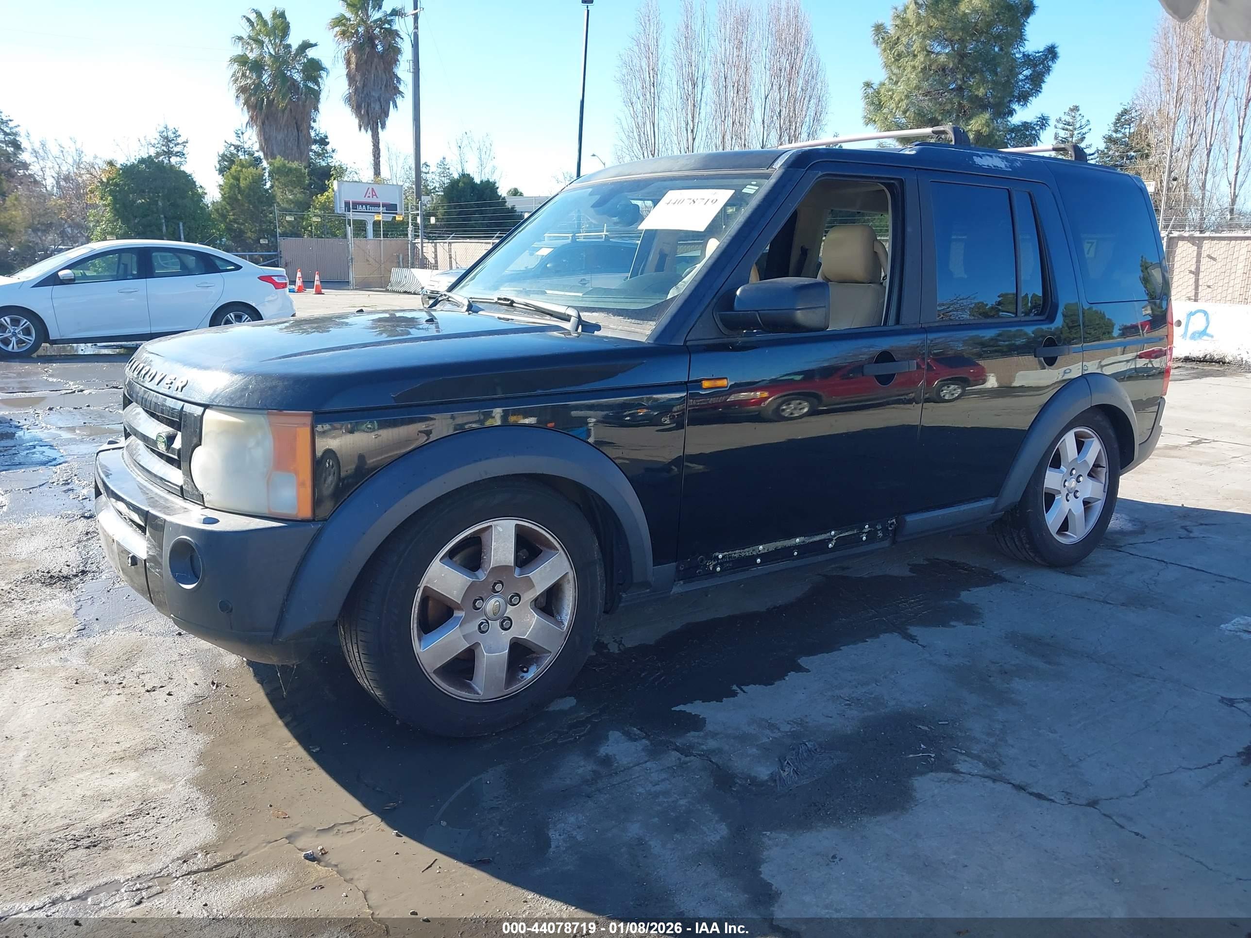 LAND ROVER image 2