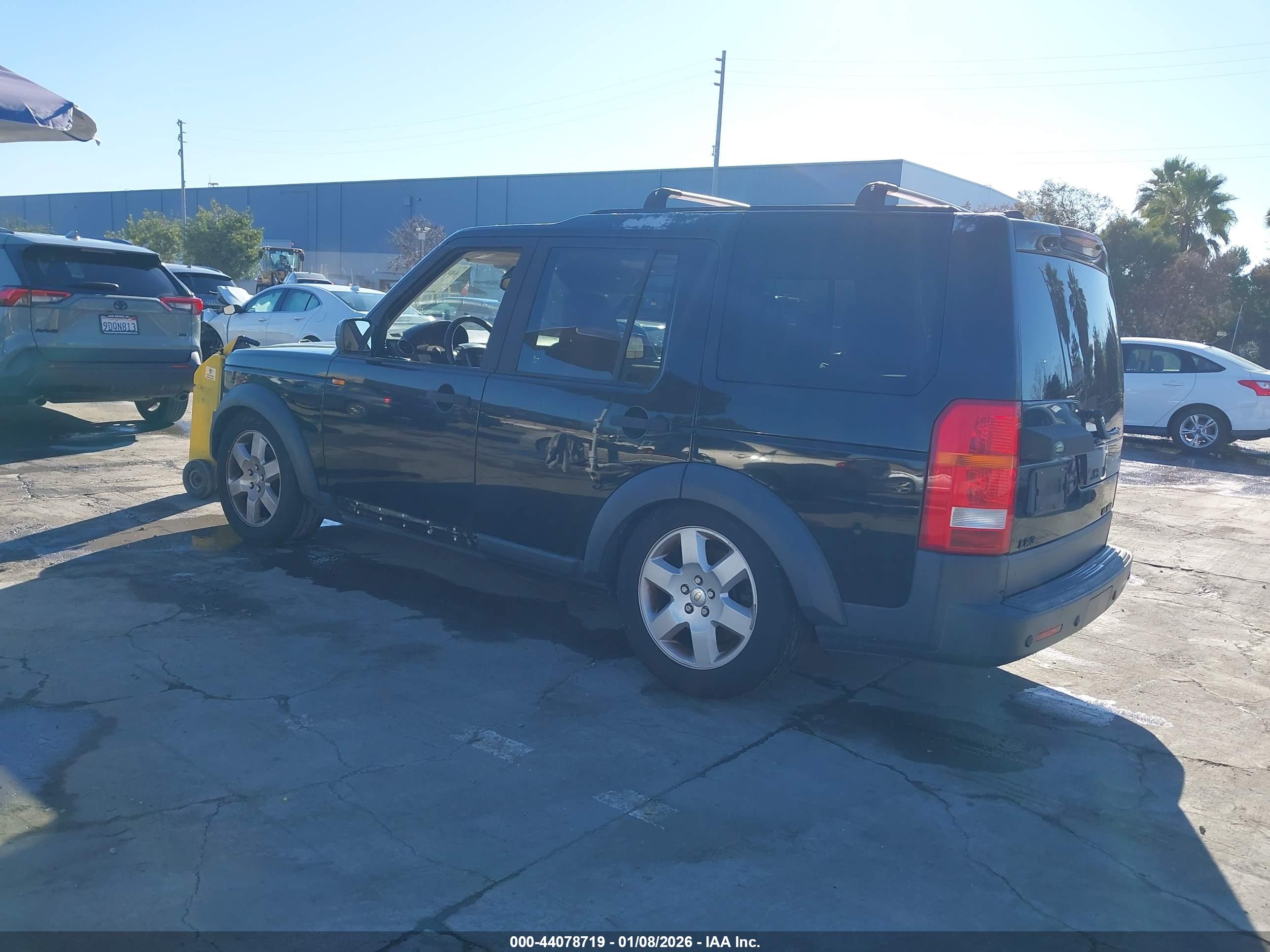 LAND ROVER image 3