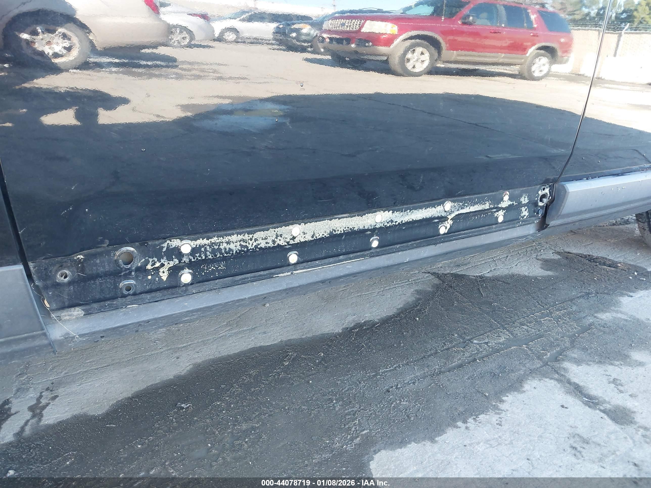 LAND ROVER image 6