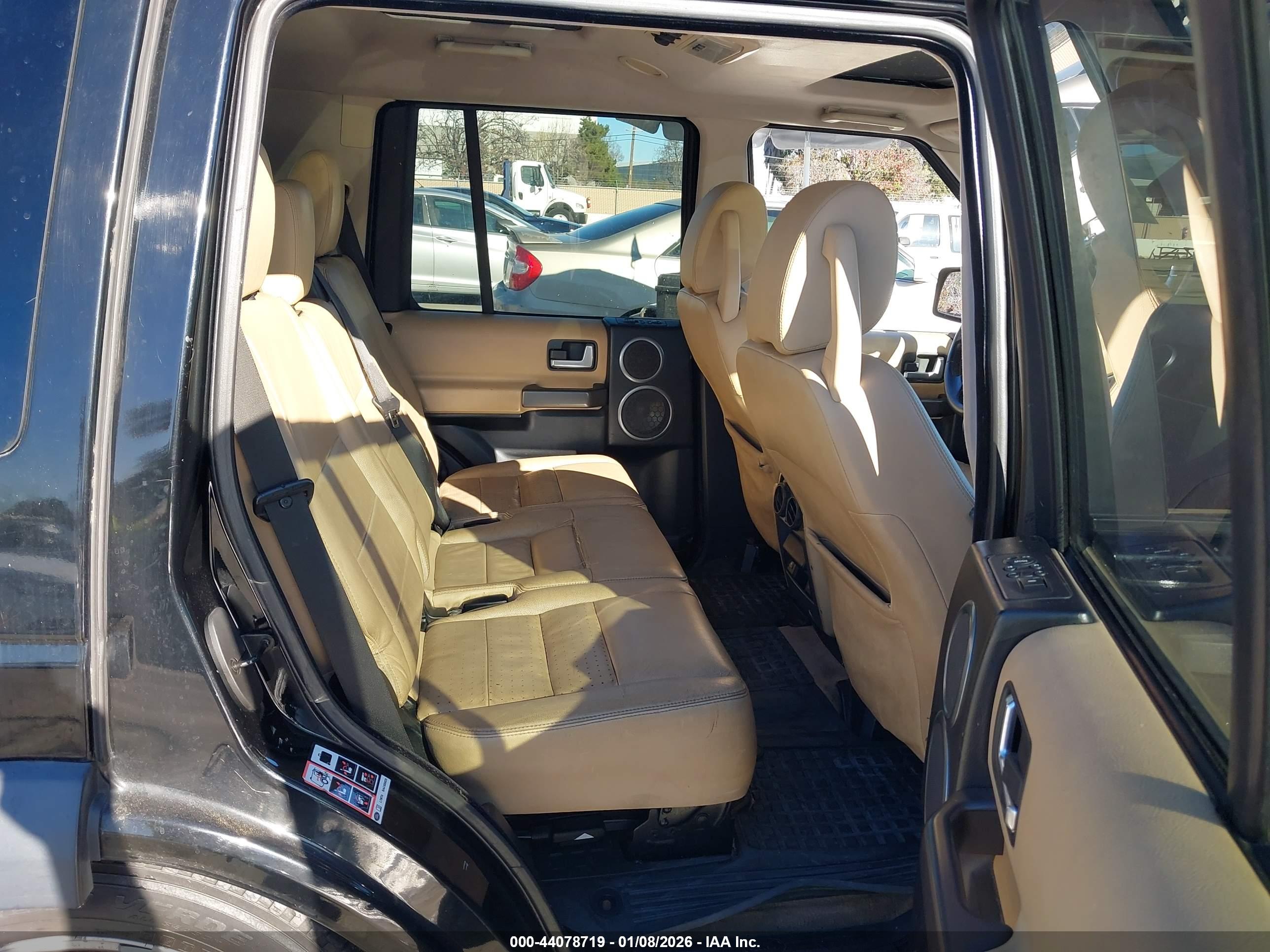 LAND ROVER image 8