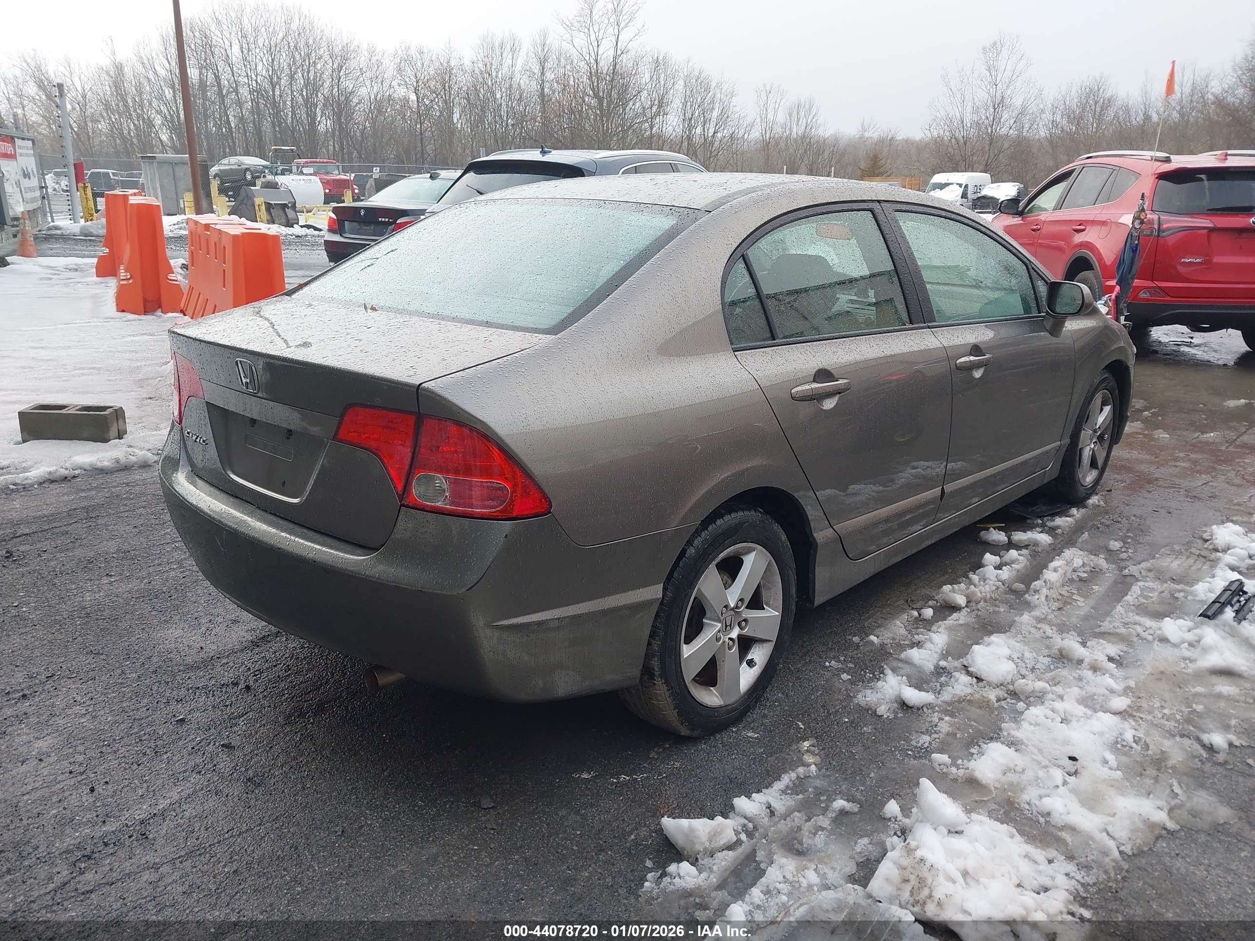 HONDA CIVIC image 4