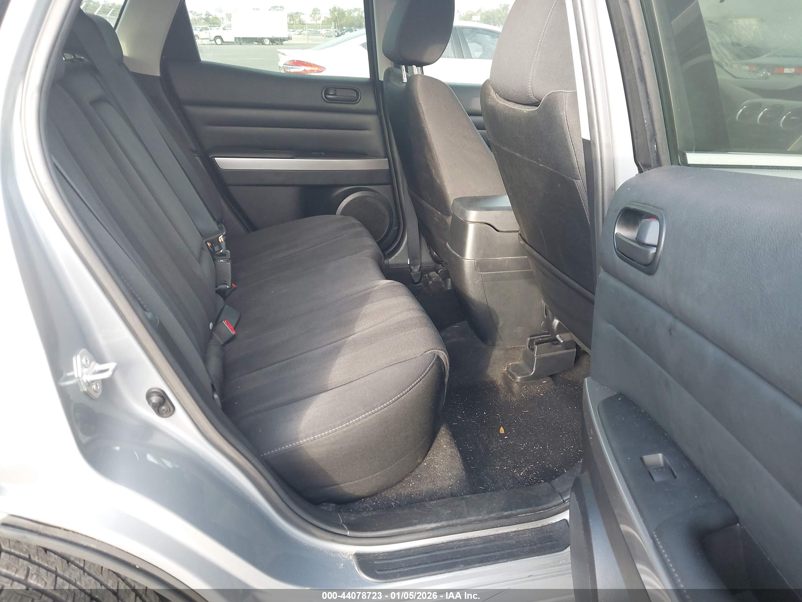 MAZDA CX-7 image 8