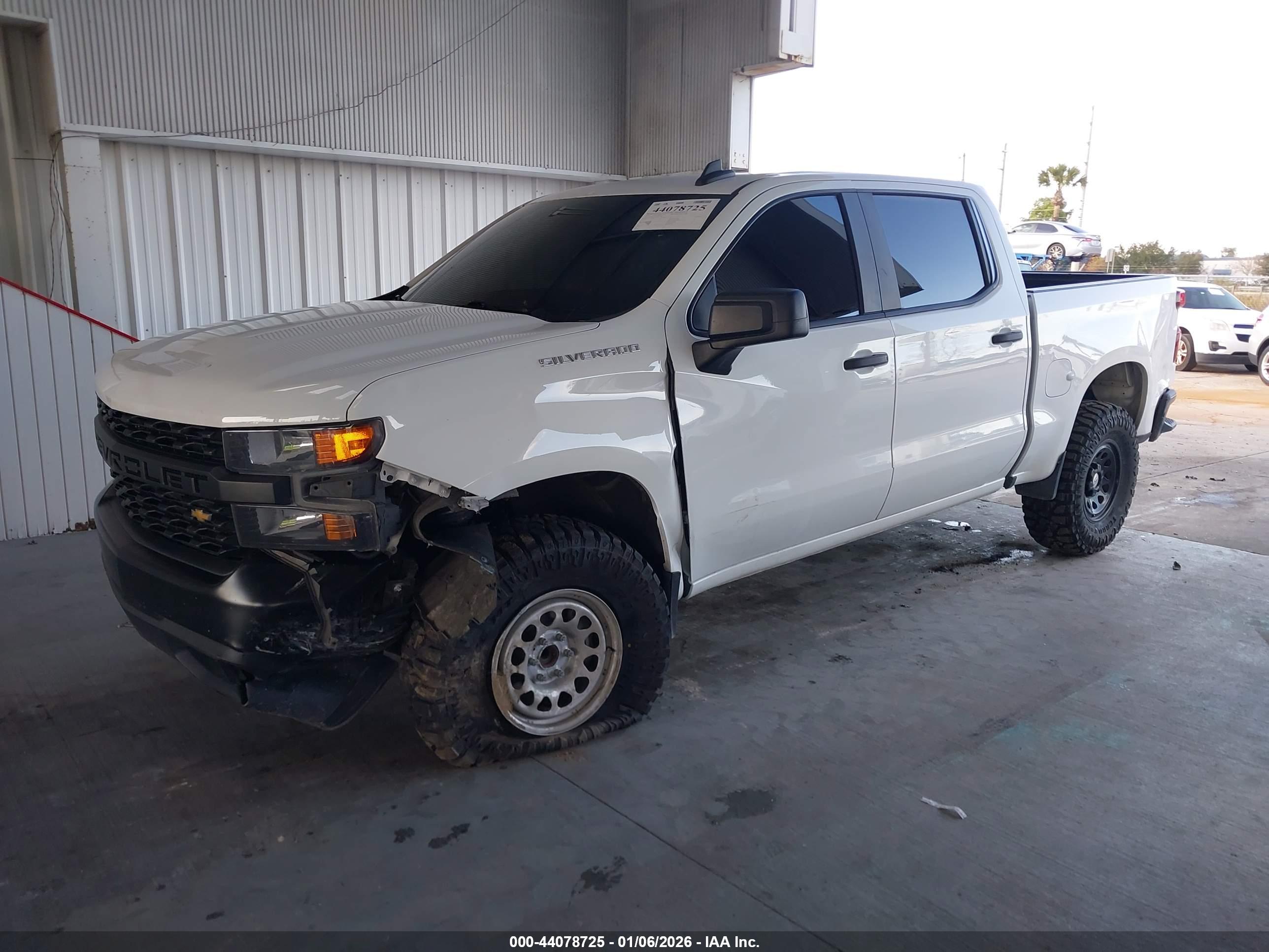 CHEVROLET SILVERADO image 2