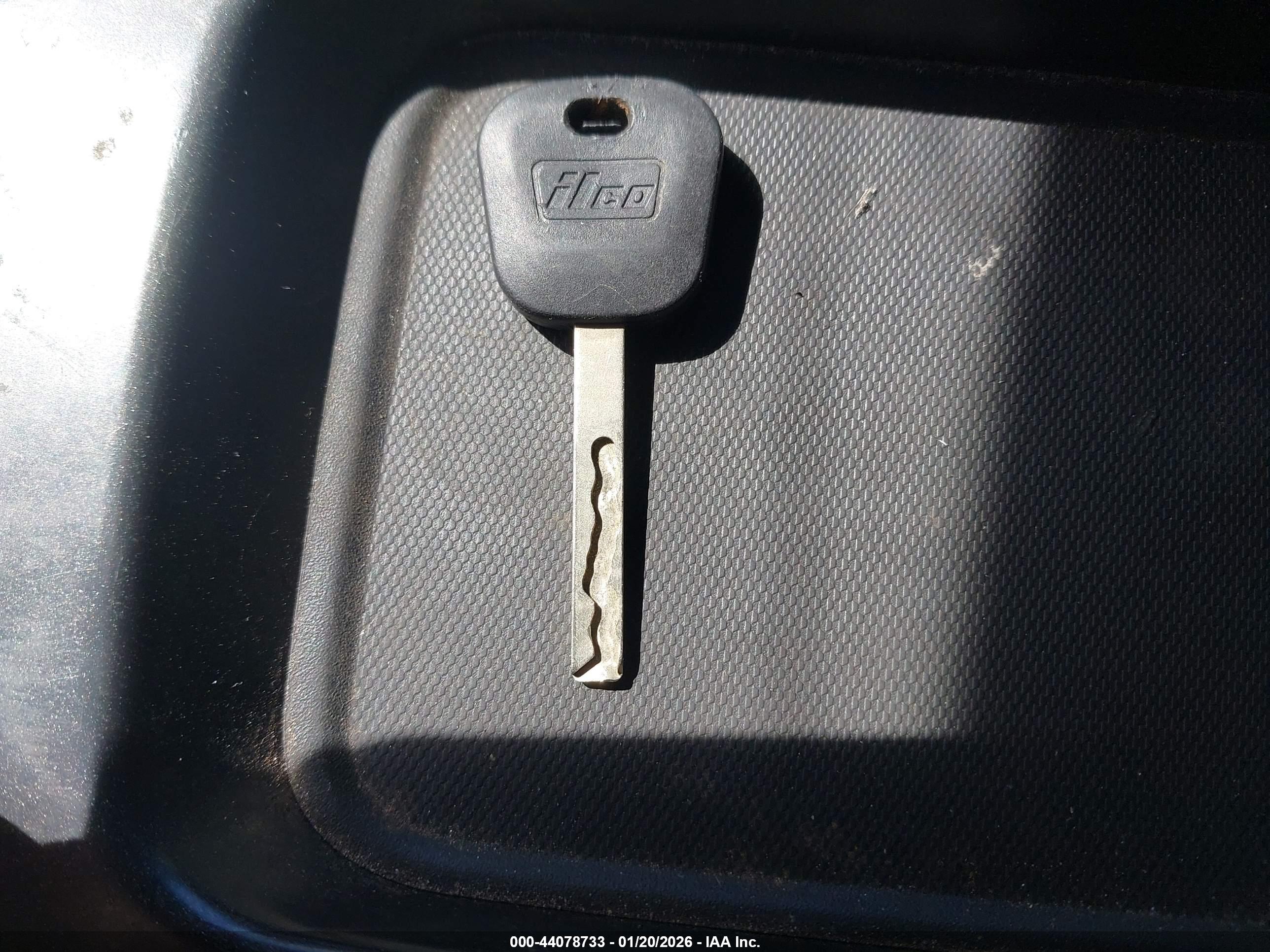 CHEVROLET SILVERADO image 11