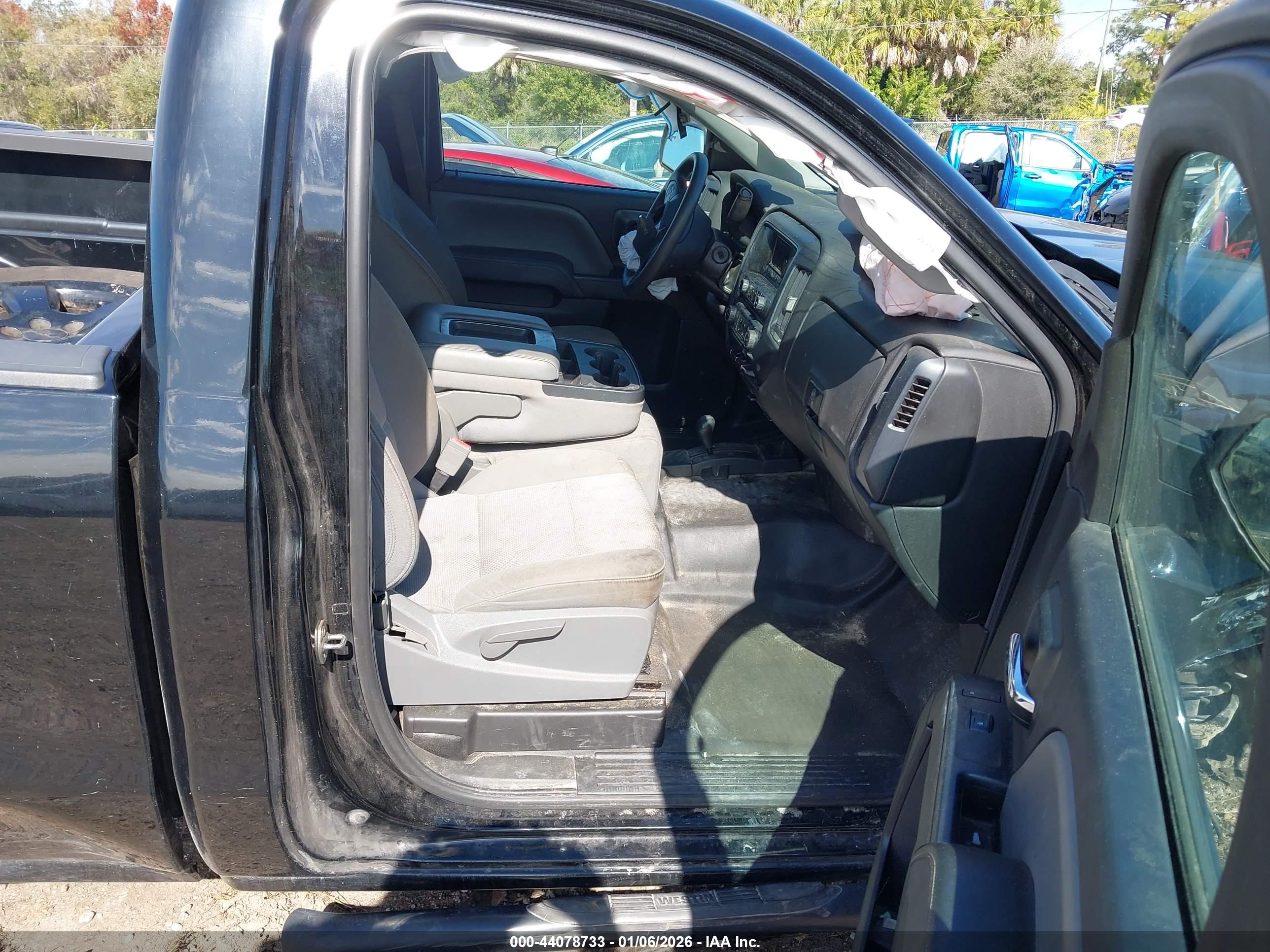 CHEVROLET SILVERADO image 5