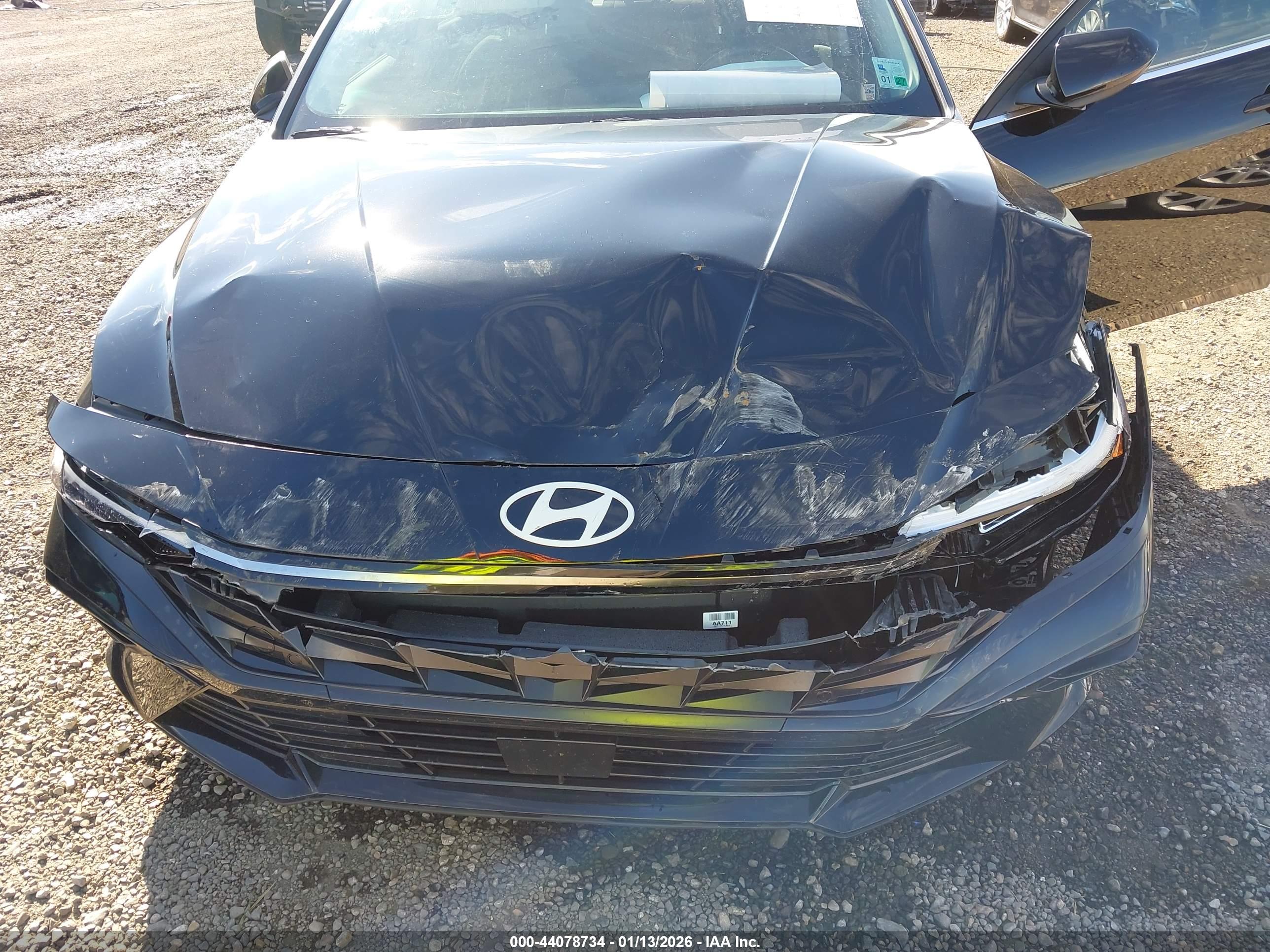 HYUNDAI ELANTRA image 10