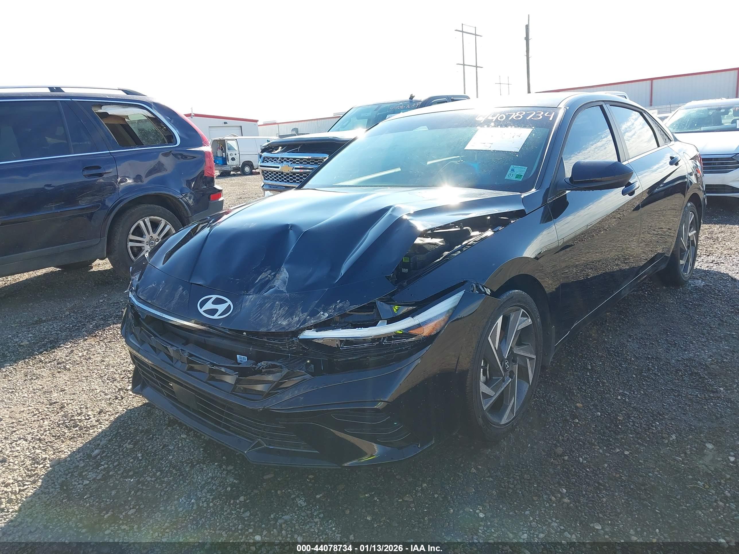 HYUNDAI ELANTRA image 6