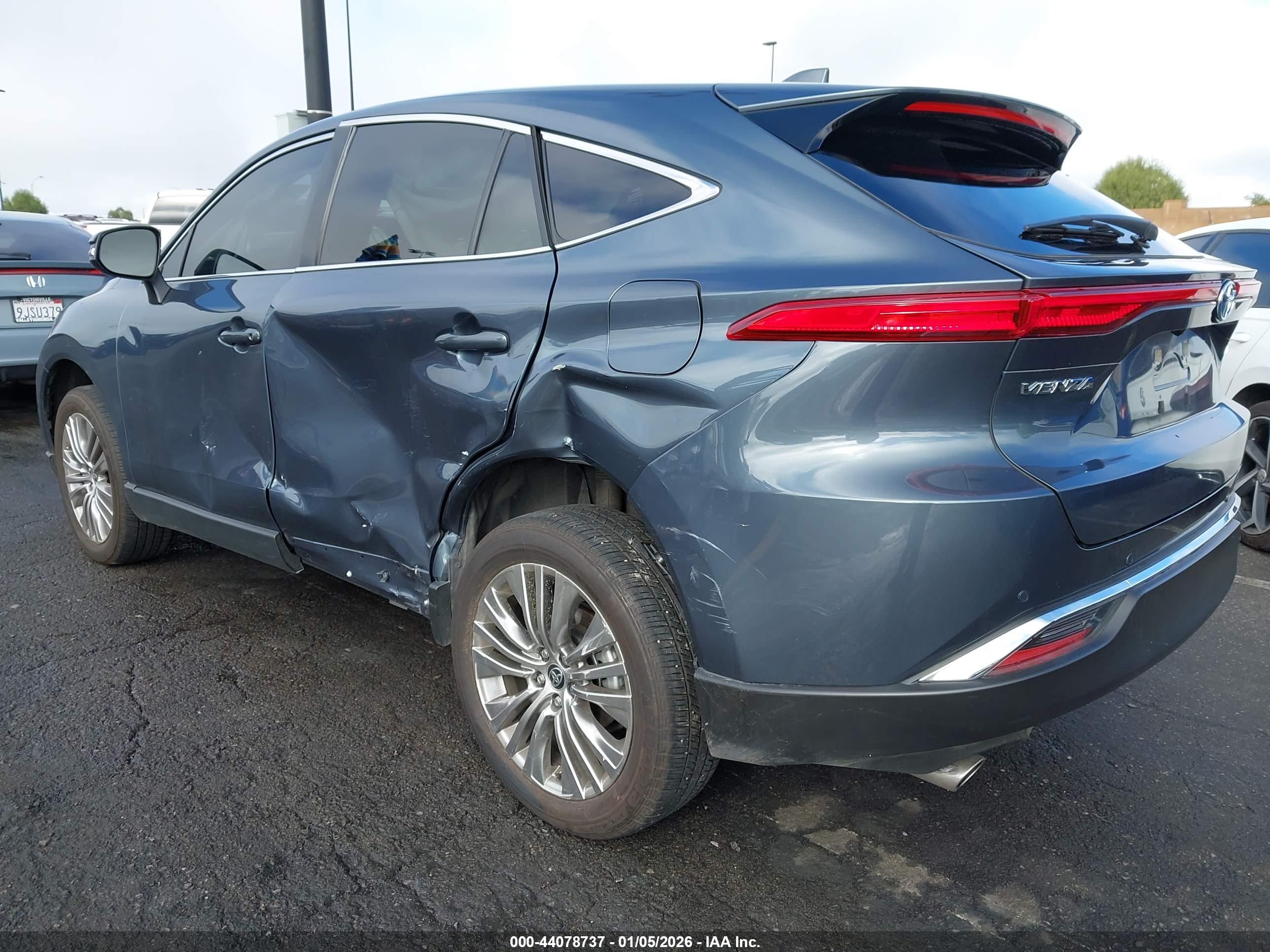 TOYOTA VENZA image 3