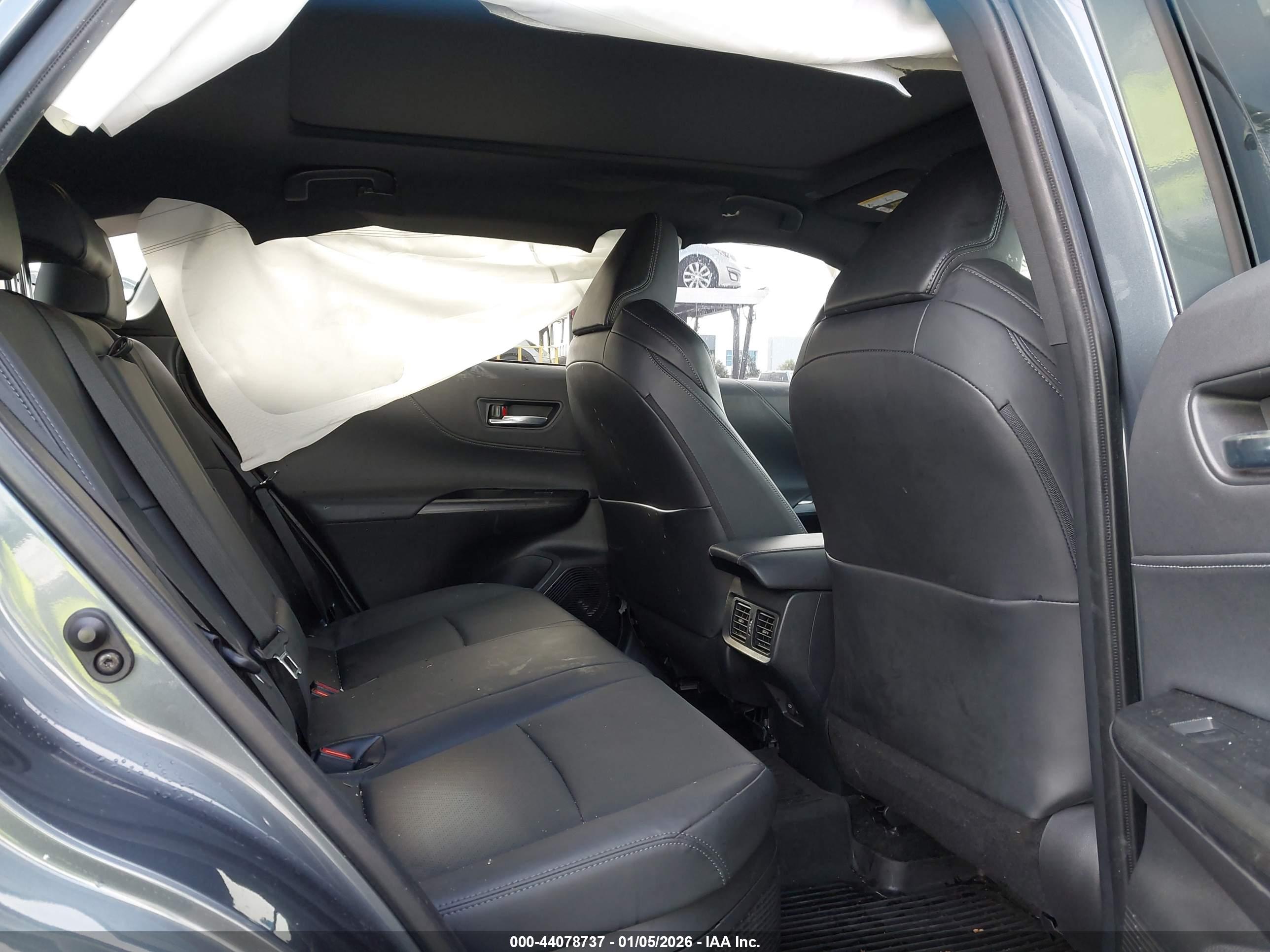 TOYOTA VENZA image 8