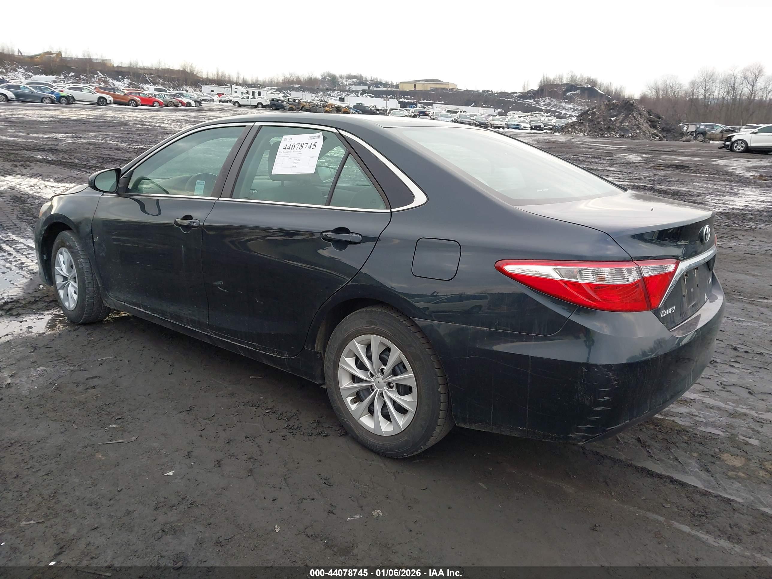TOYOTA CAMRY image 3