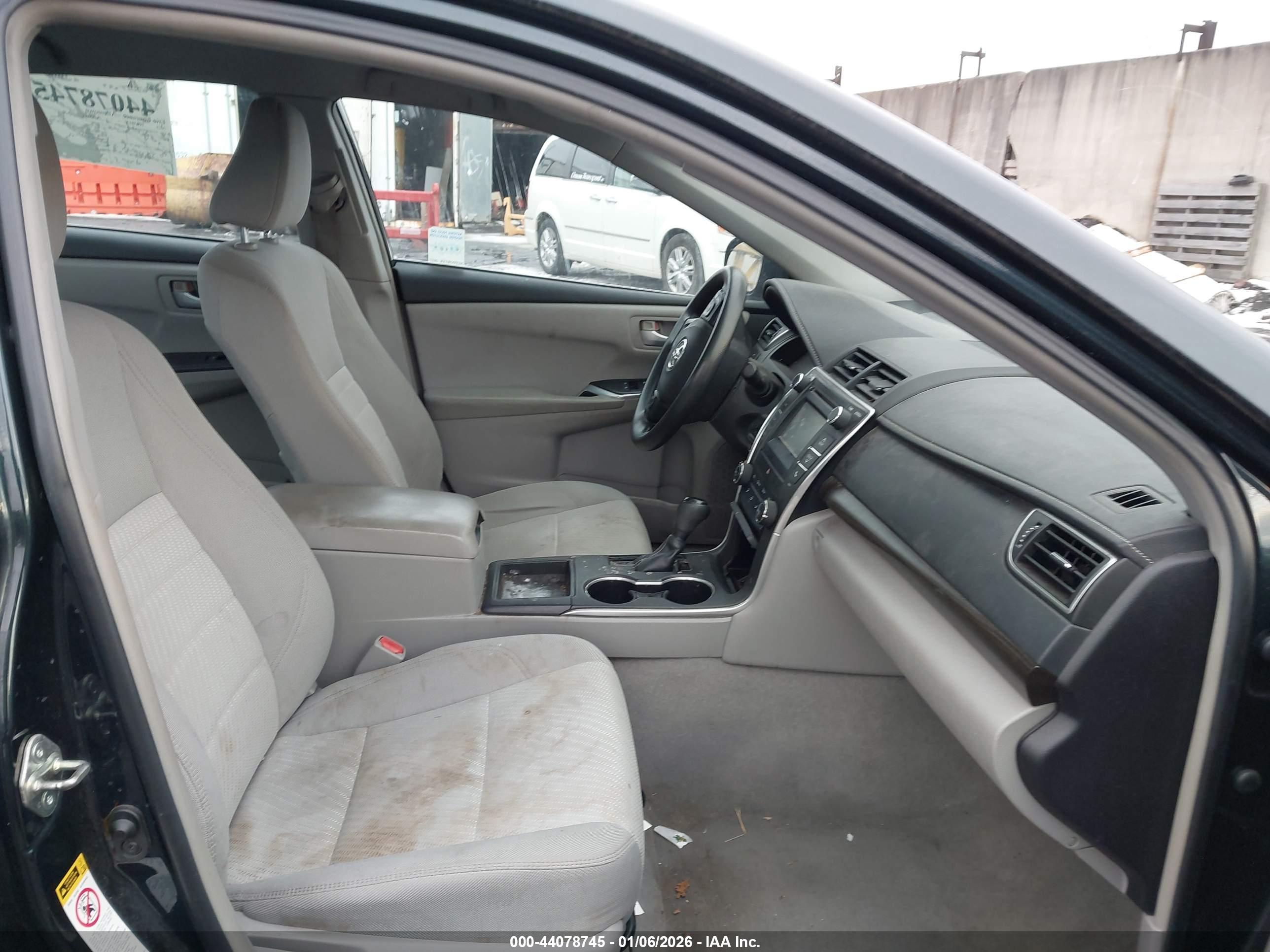 TOYOTA CAMRY image 5