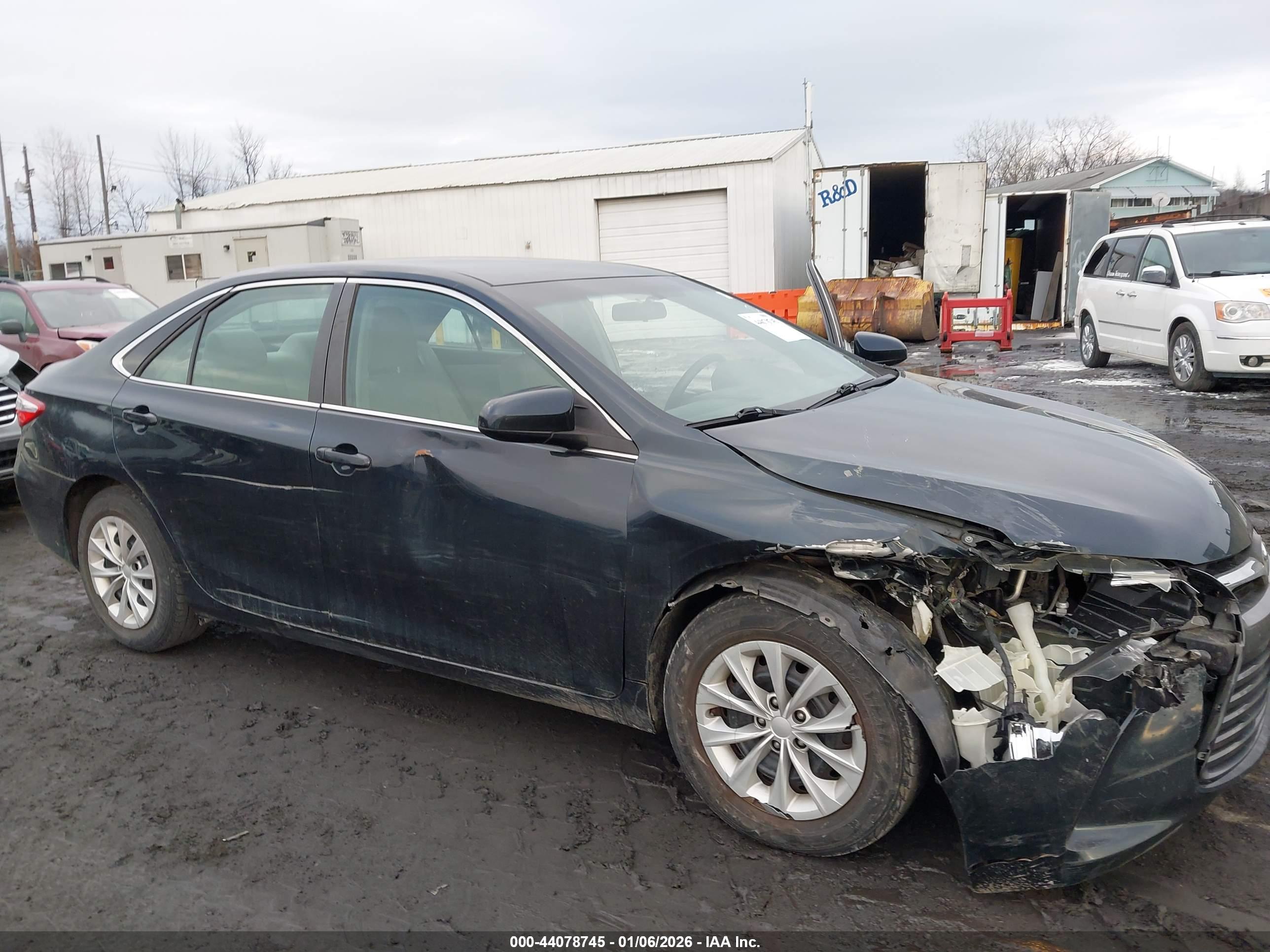 TOYOTA CAMRY image 6