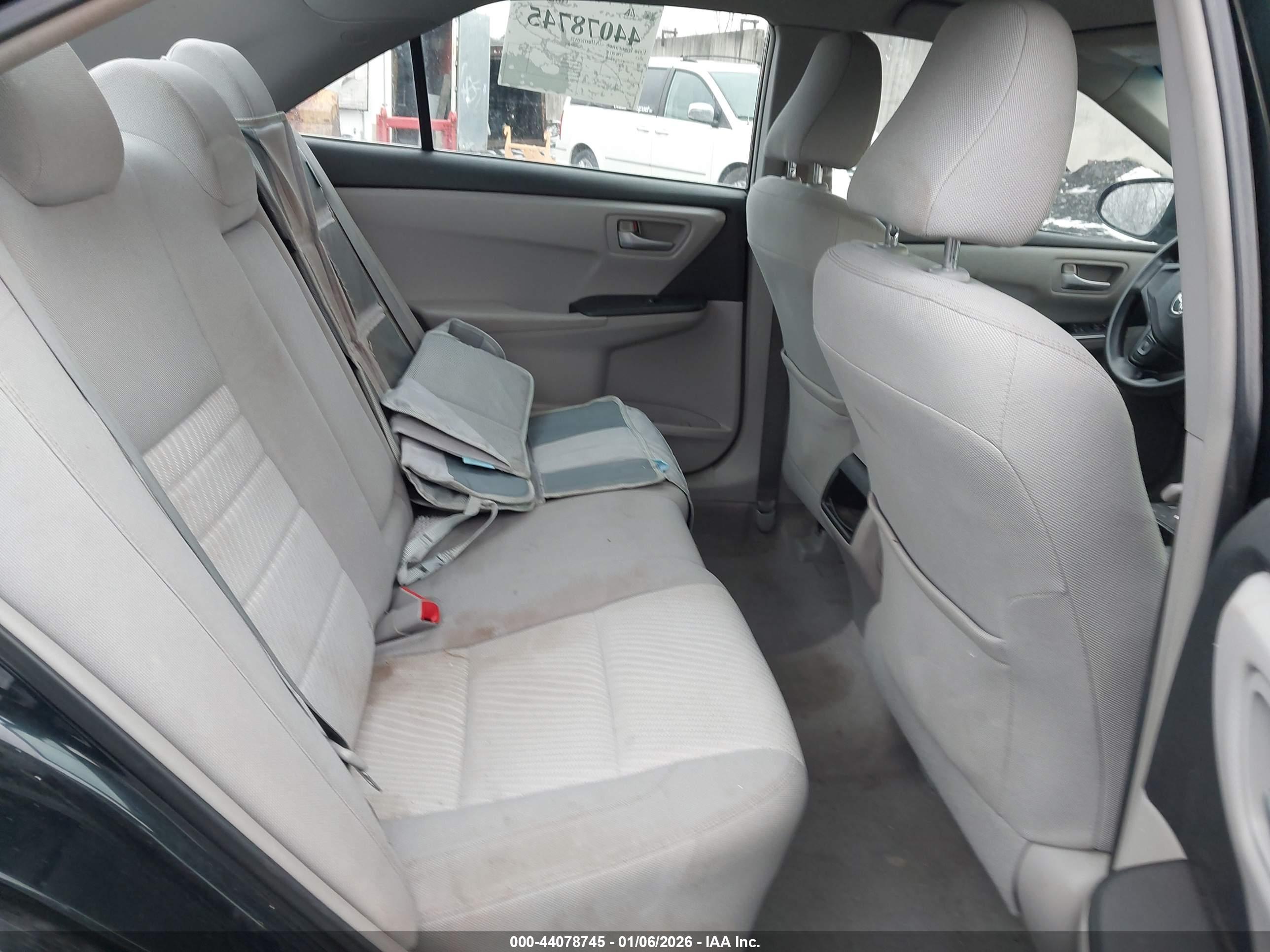 TOYOTA CAMRY image 8