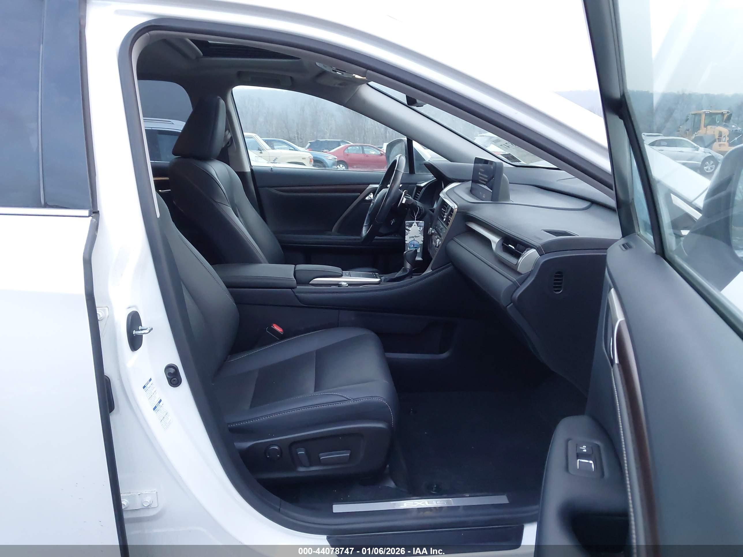 LEXUS RX image 5