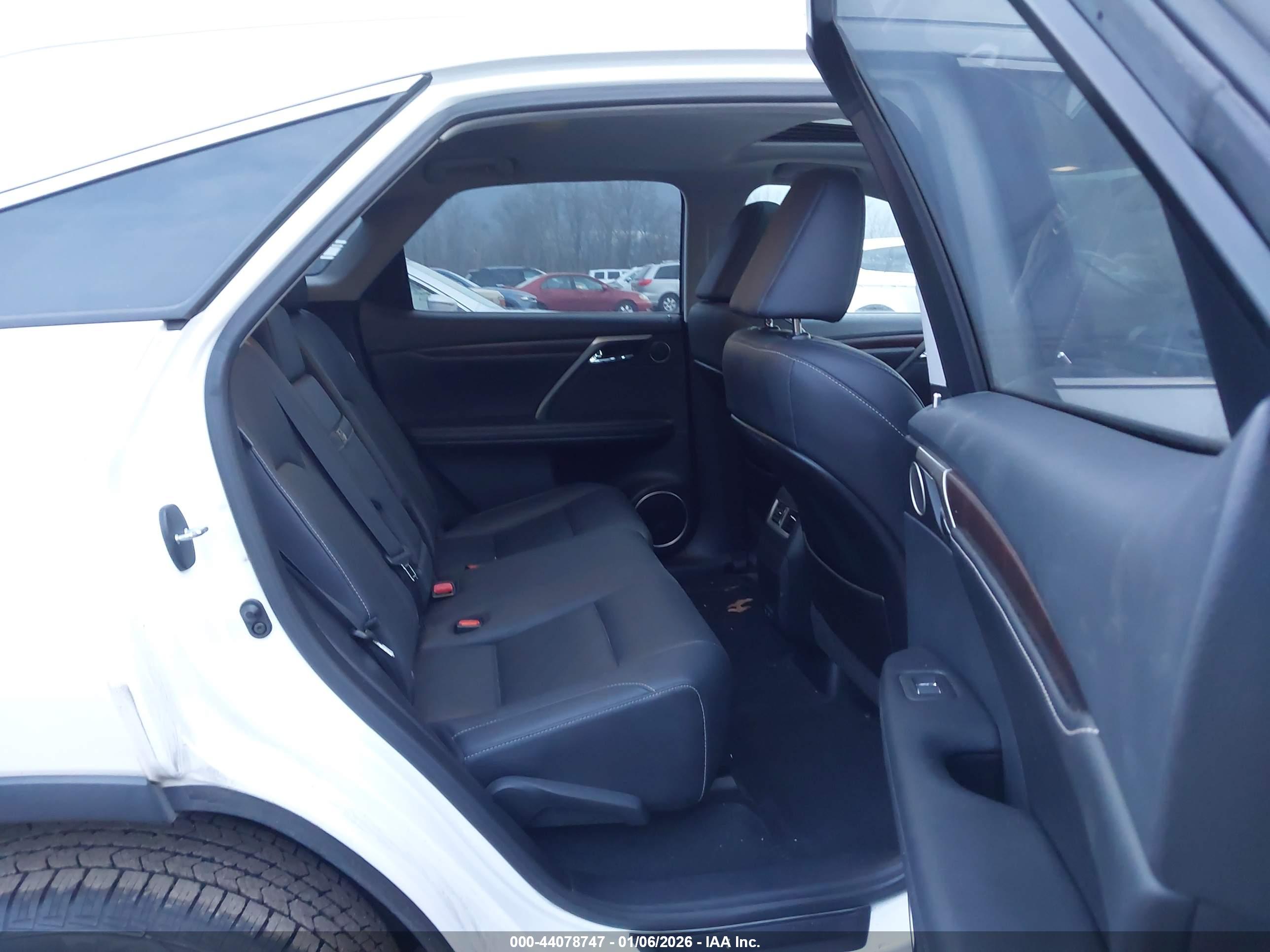 LEXUS RX image 8