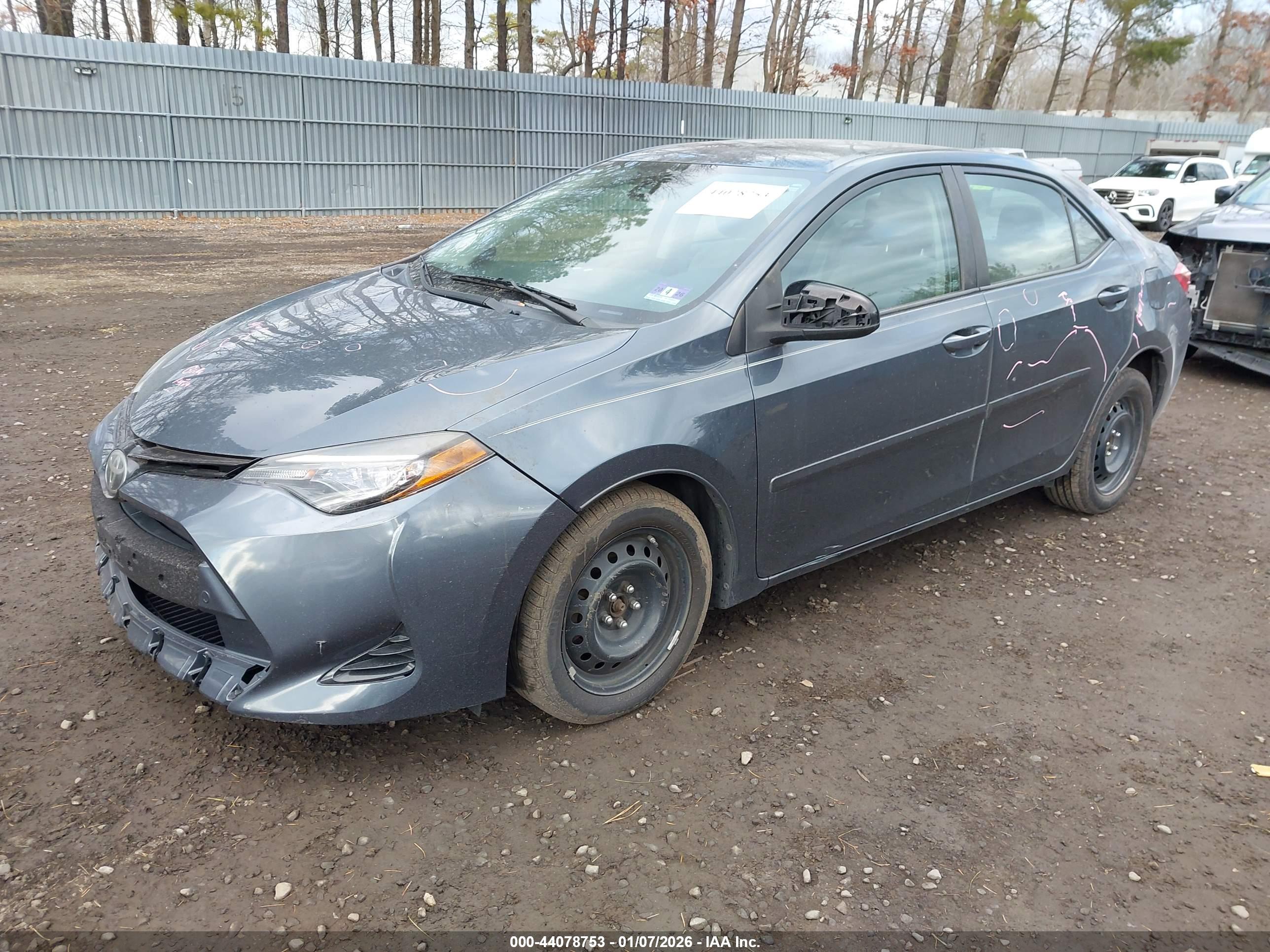 TOYOTA COROLLA image 2