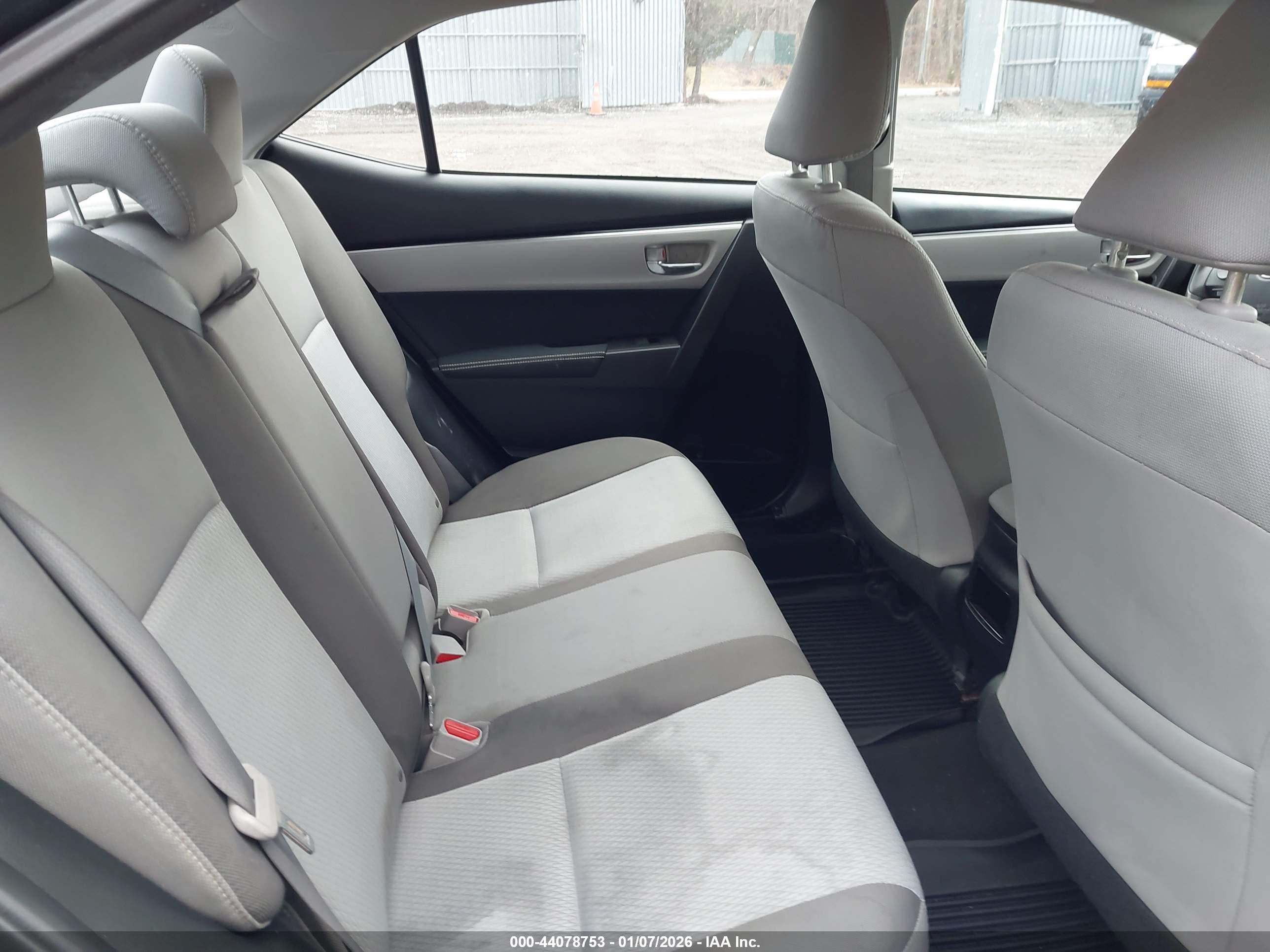 TOYOTA COROLLA image 8