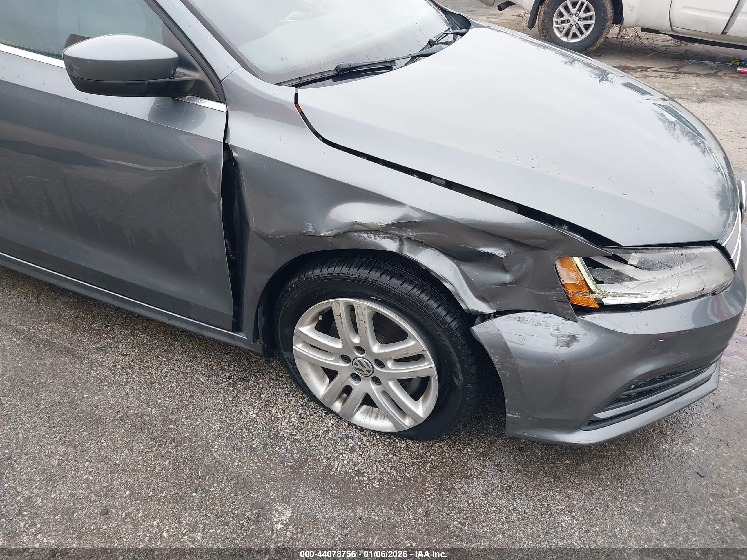 VOLKSWAGEN JETTA image 6