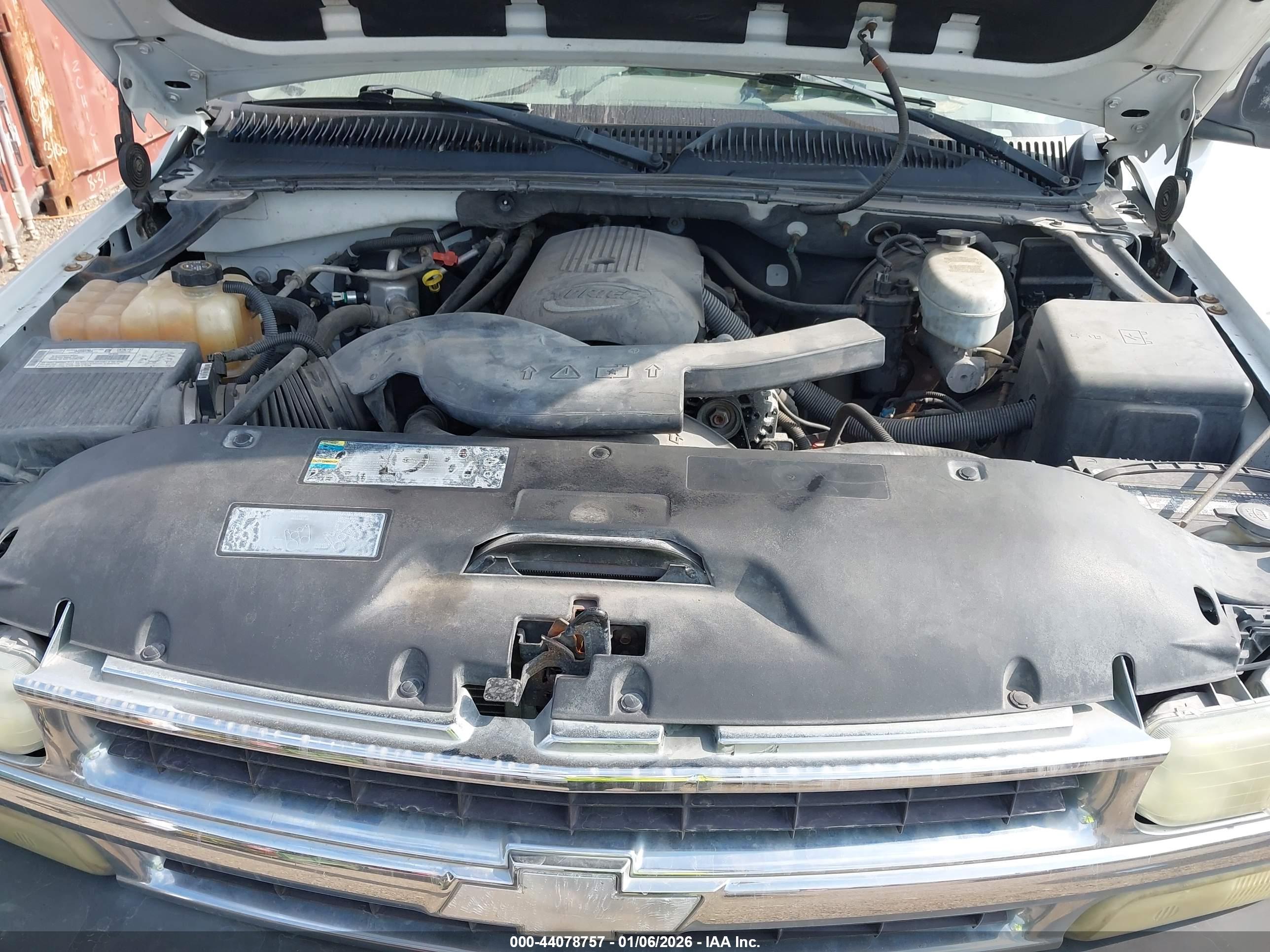 CHEVROLET SUBURBAN image 10