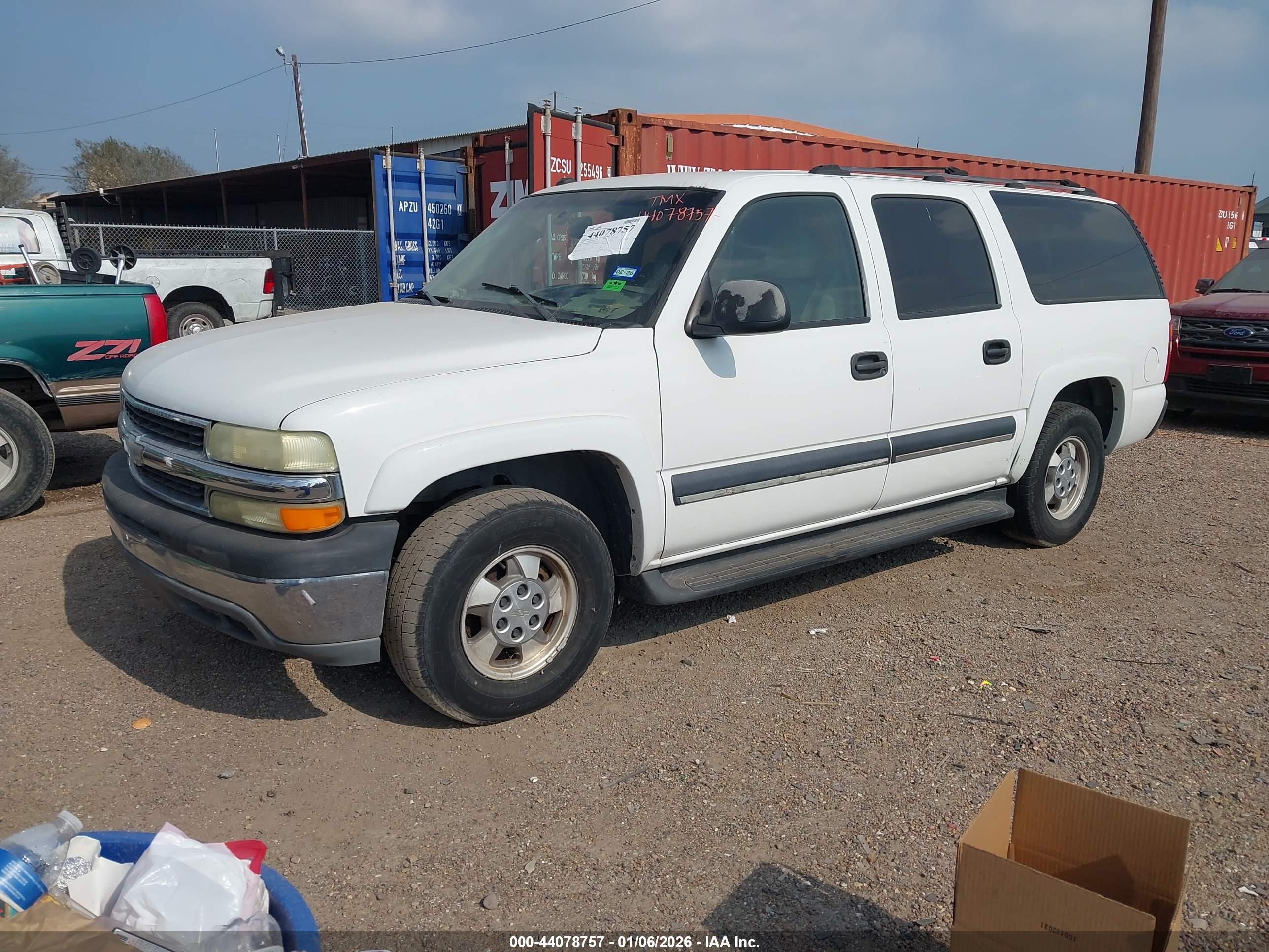 CHEVROLET SUBURBAN image 2