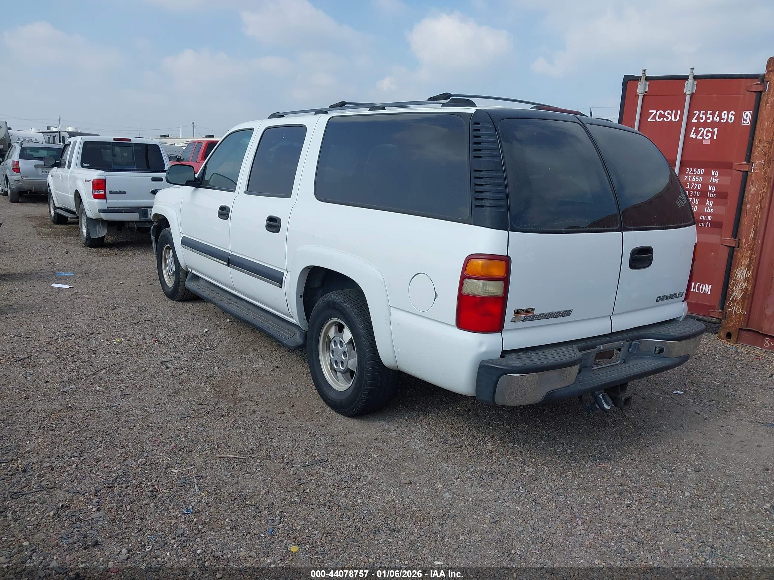 CHEVROLET SUBURBAN image 3