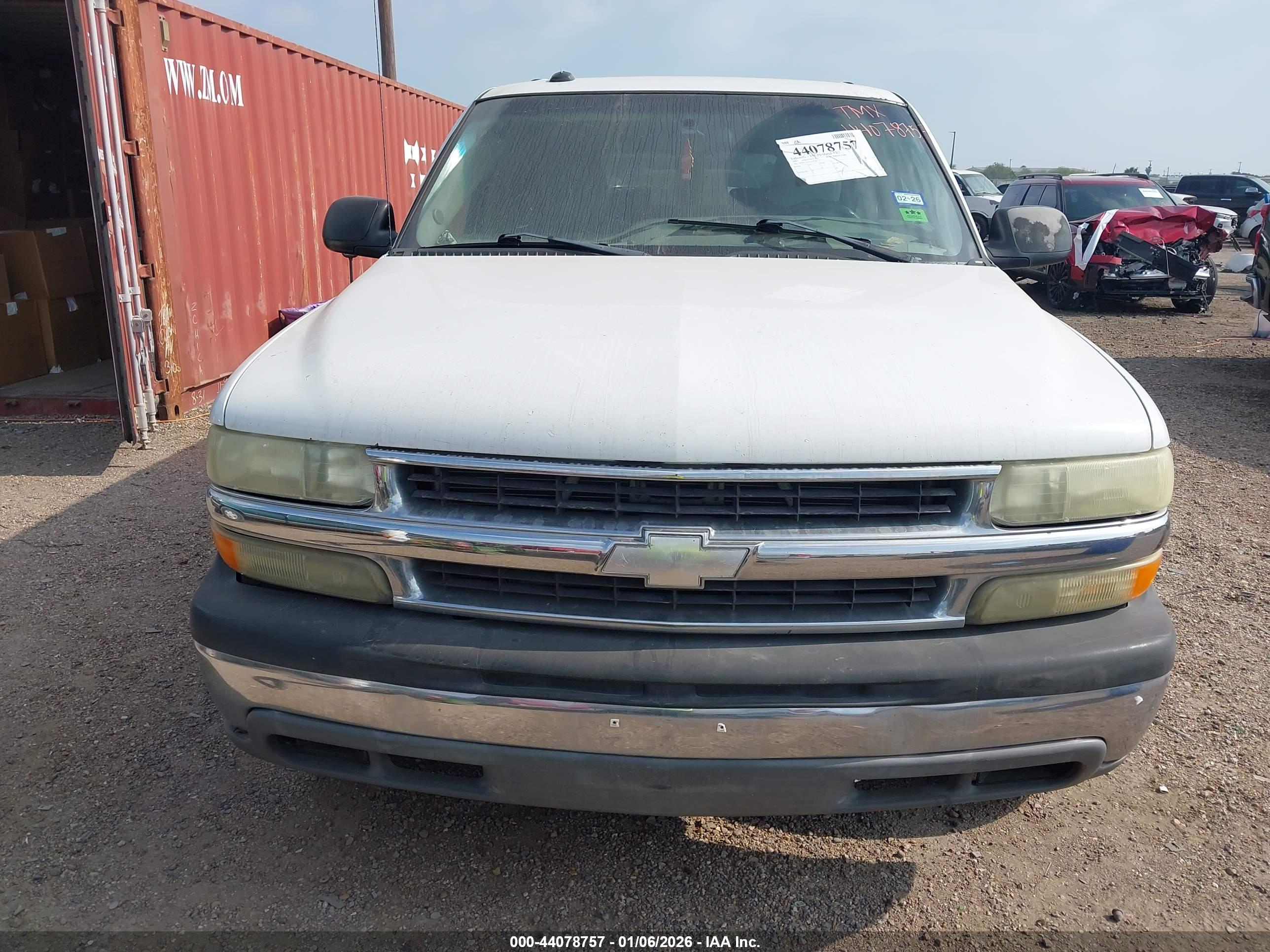 CHEVROLET SUBURBAN image 6
