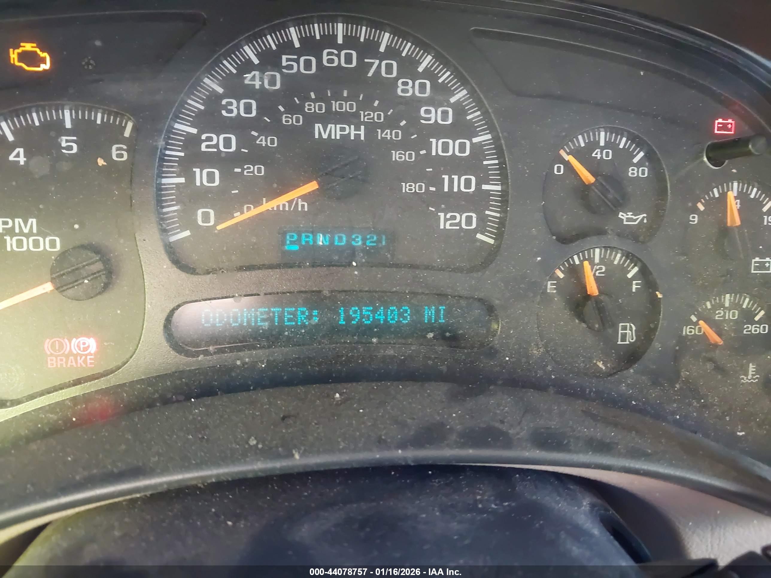 CHEVROLET SUBURBAN image 7