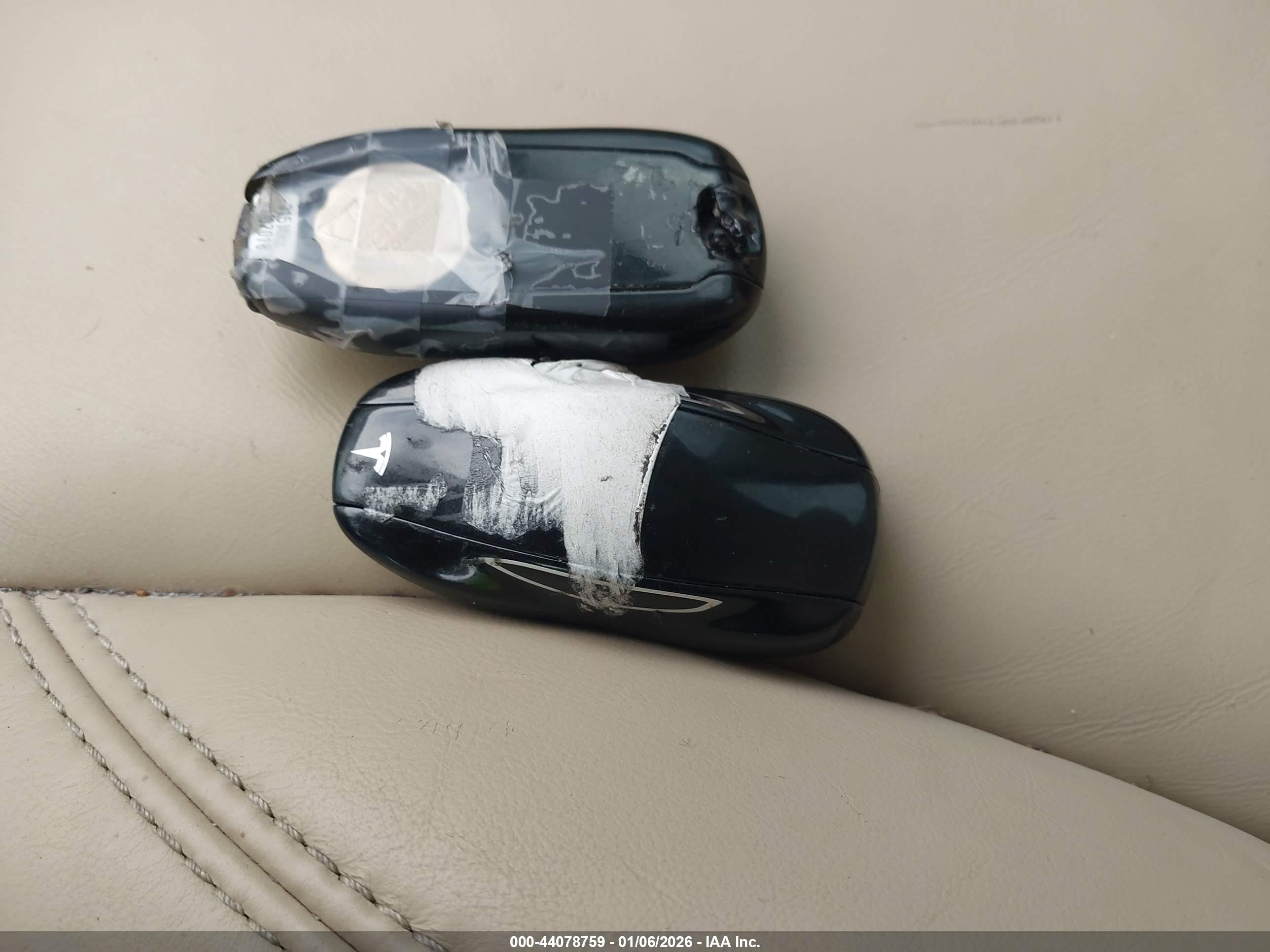 TESLA MODEL image 11