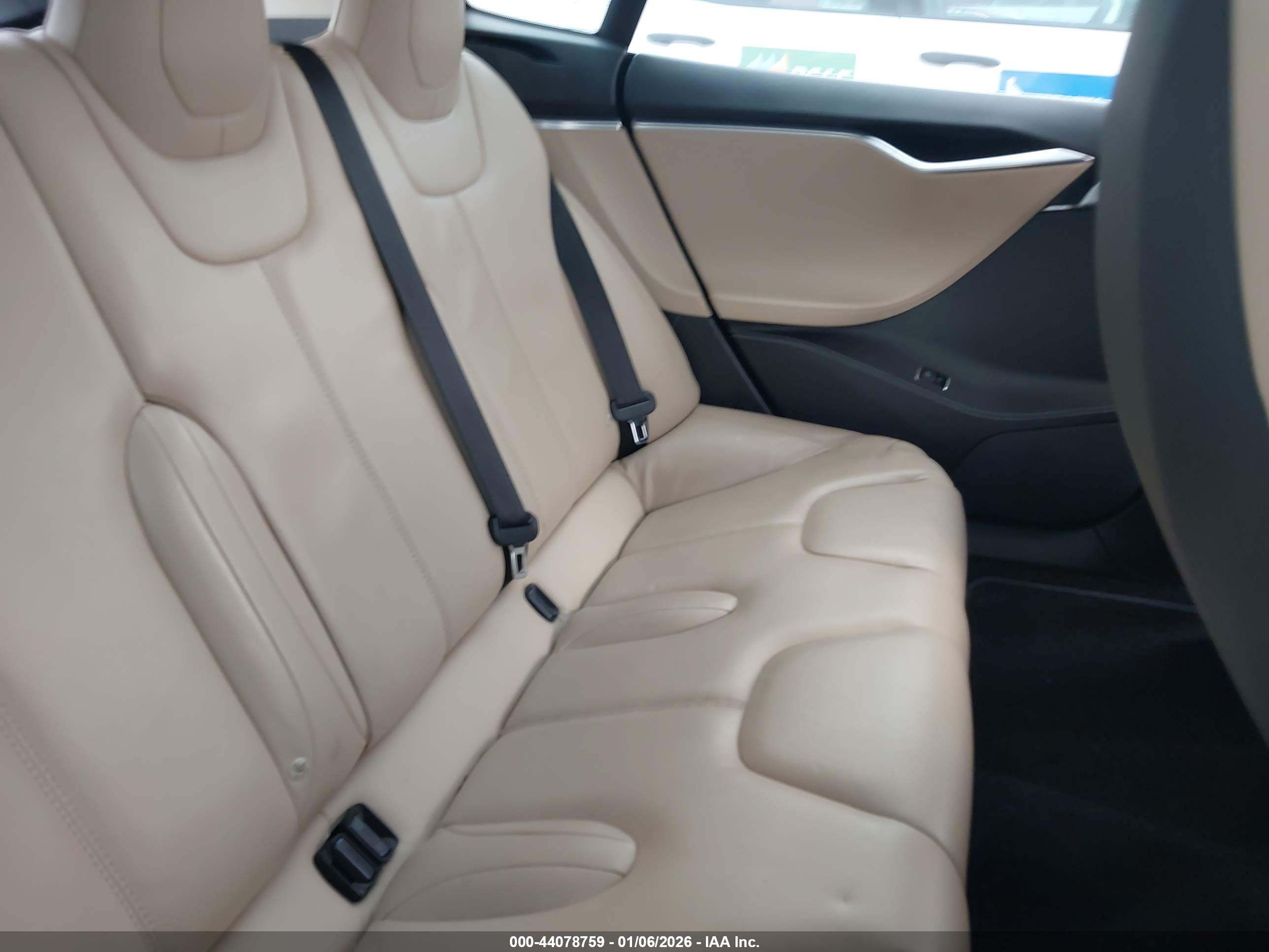 TESLA MODEL image 8
