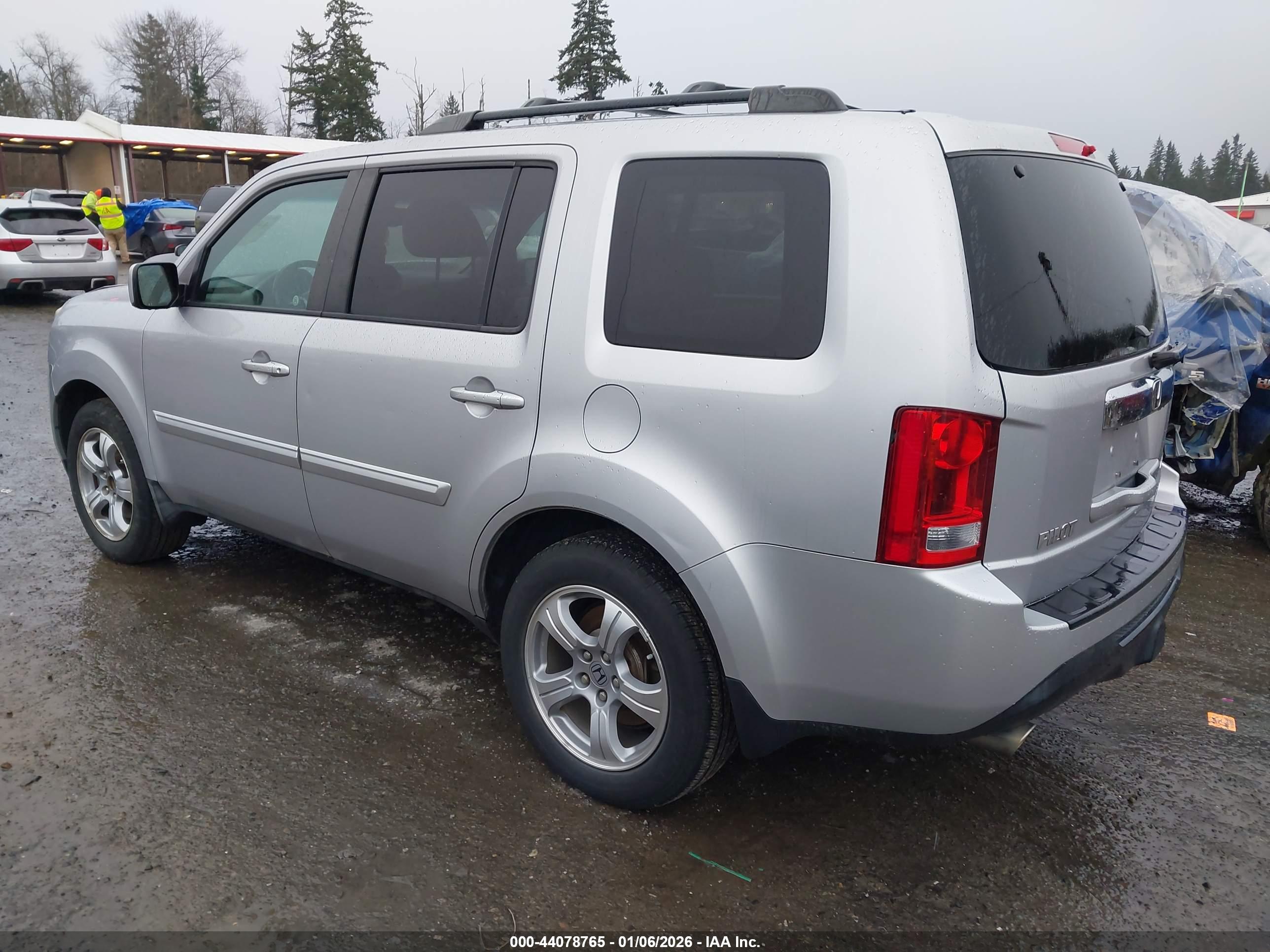 HONDA PILOT image 3
