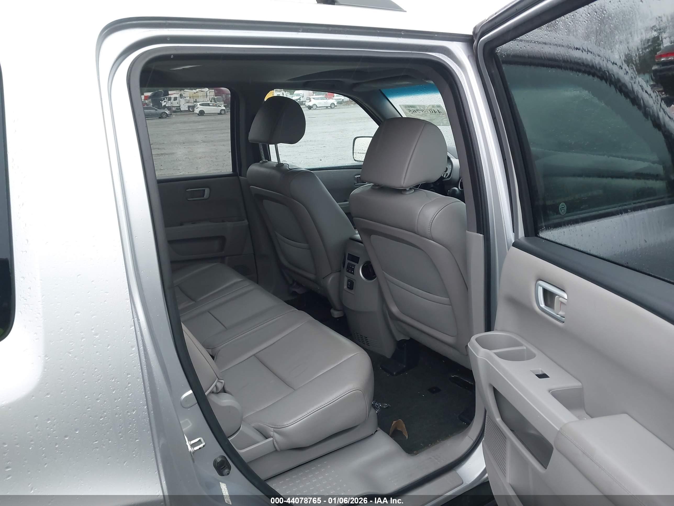 HONDA PILOT image 8