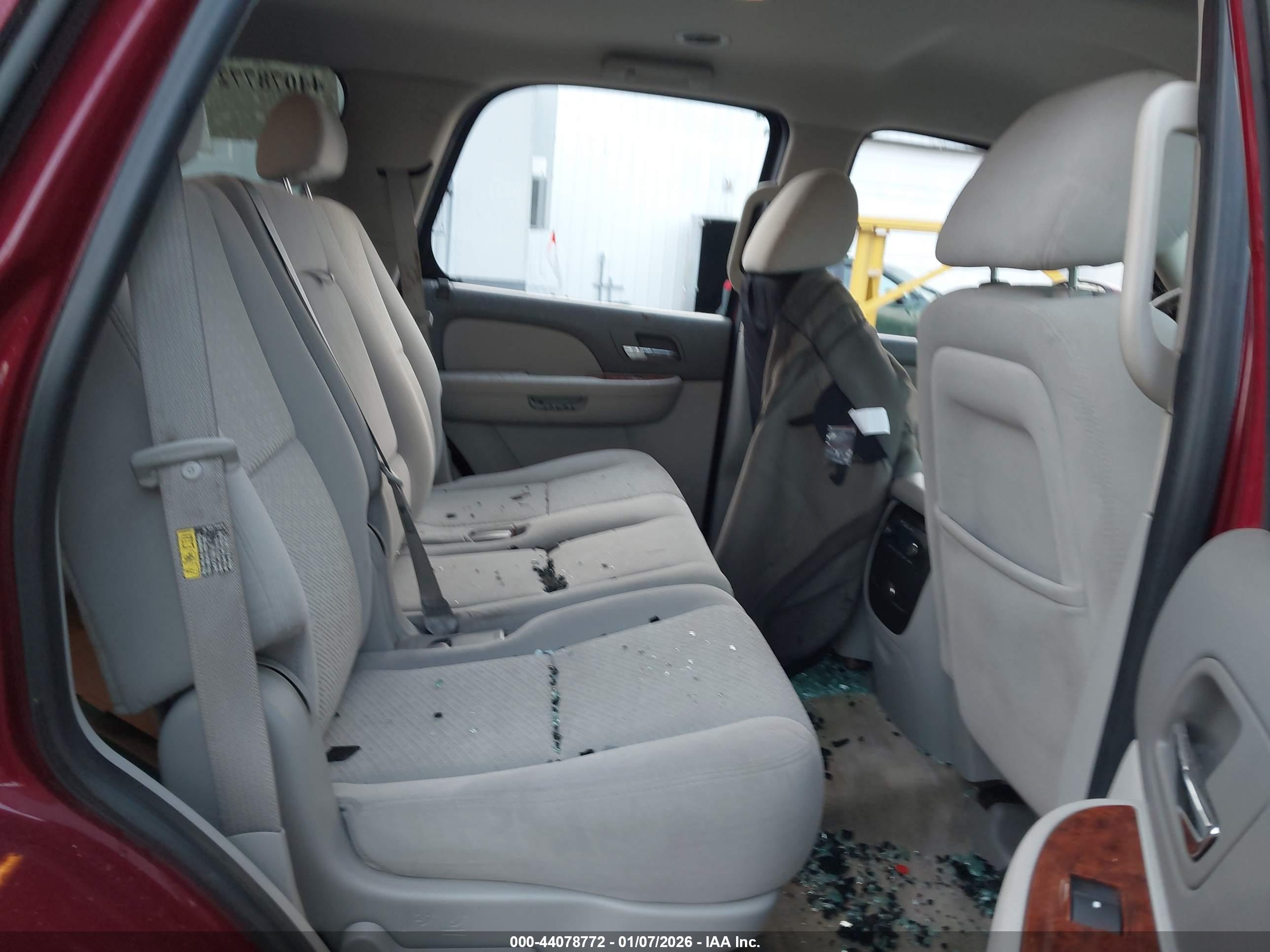 CHEVROLET TAHOE image 8