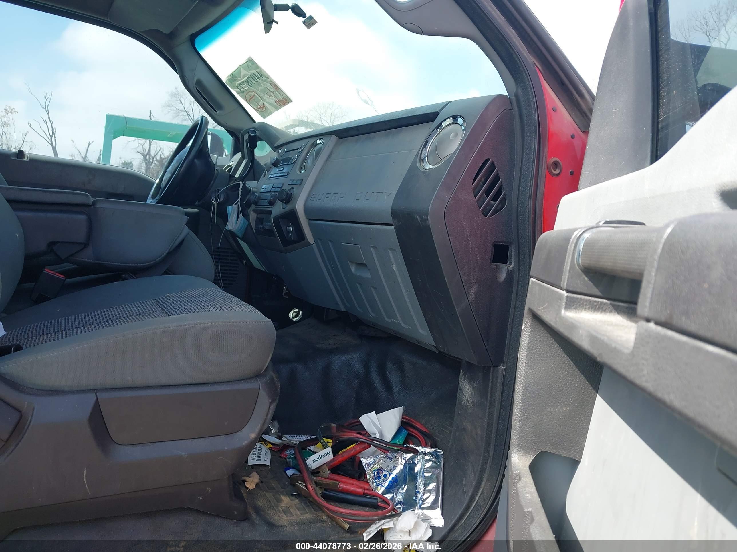 FORD F-650 image 8