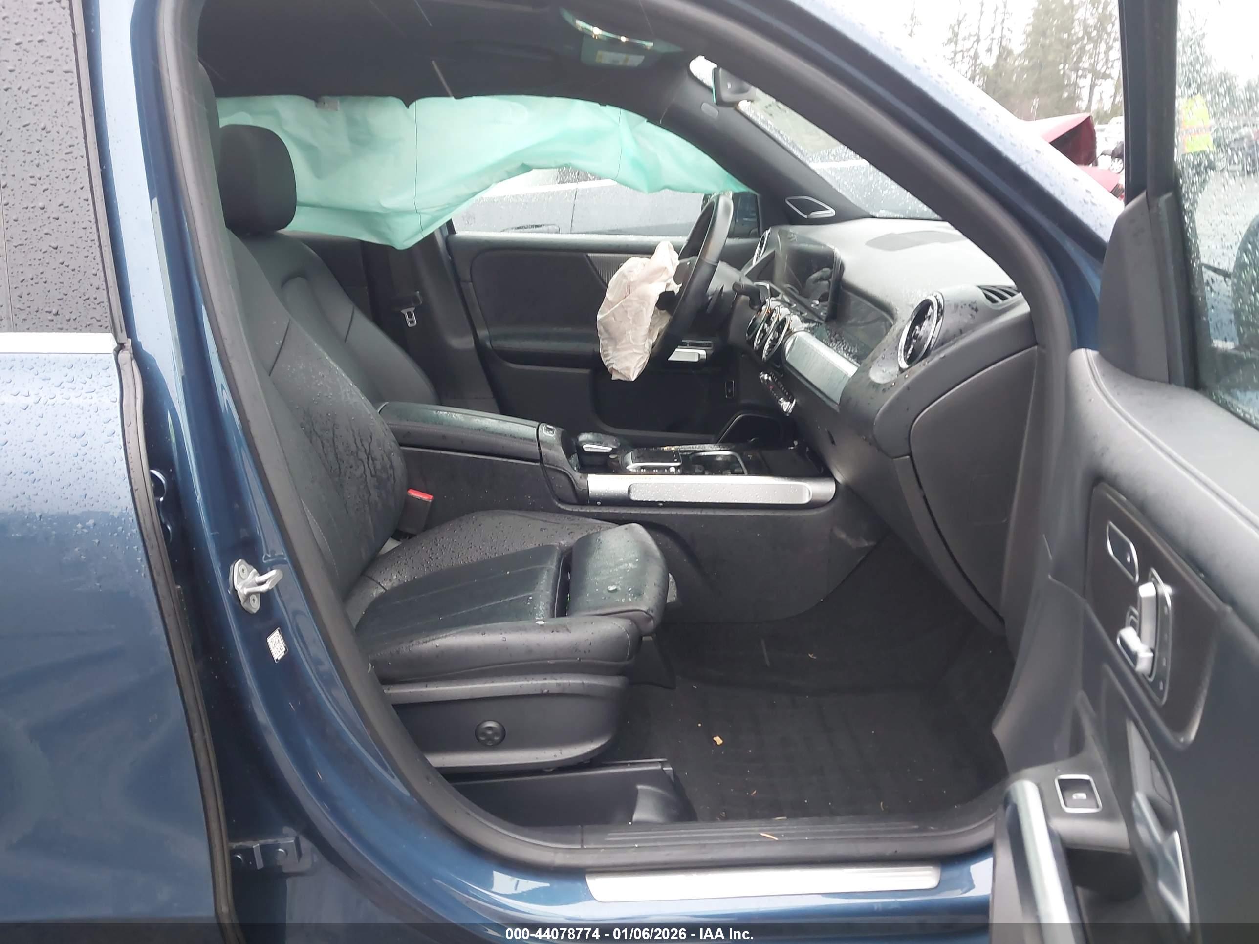 MERCEDES-BENZ GLB image 5