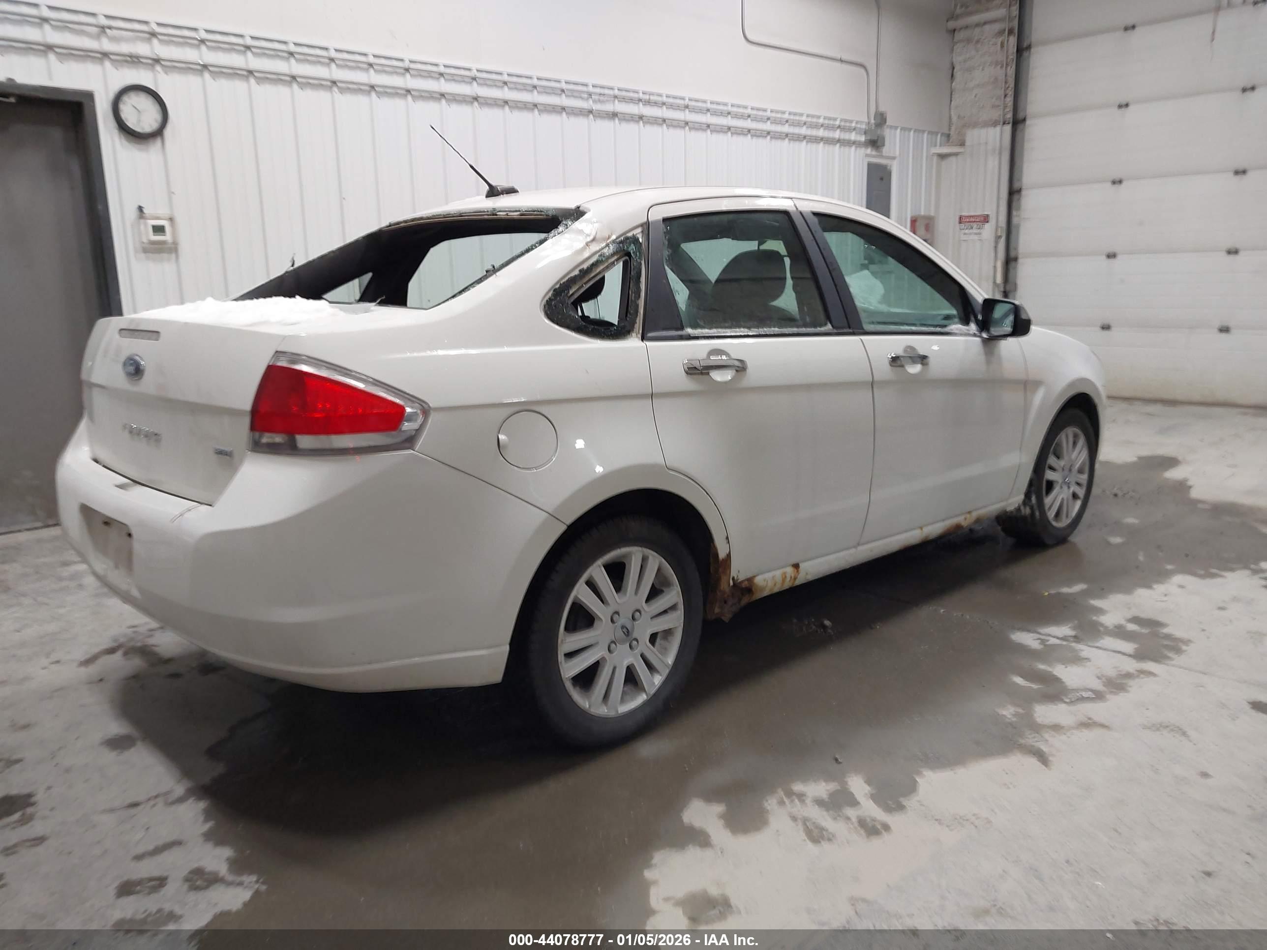 FORD FOCUS image 4