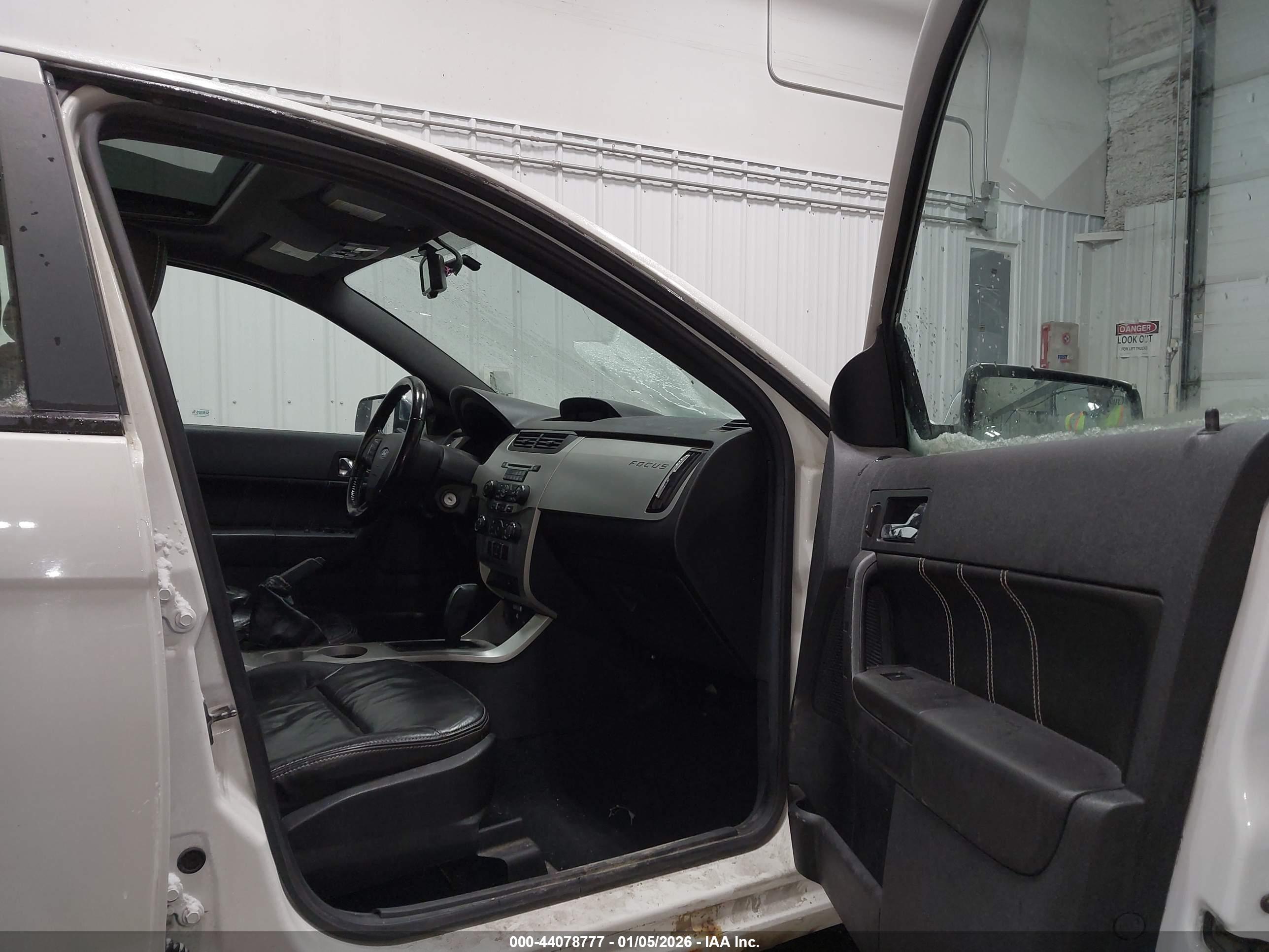 FORD FOCUS image 5