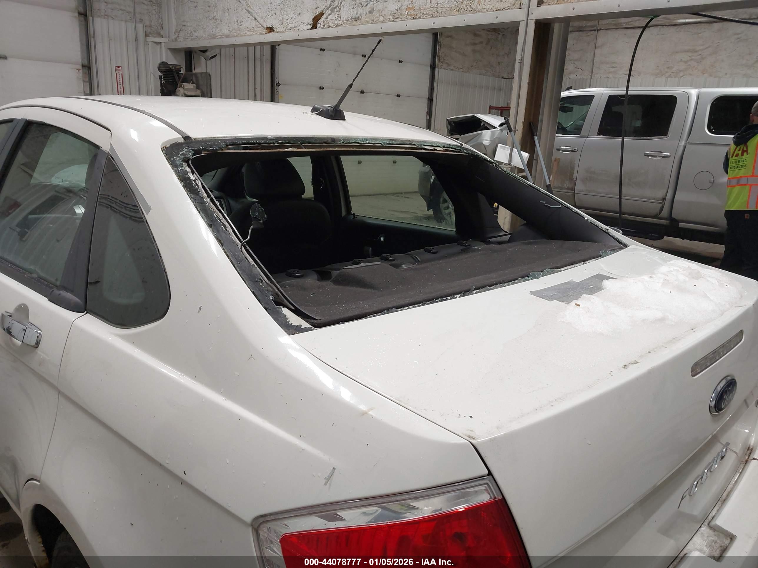 FORD FOCUS image 6
