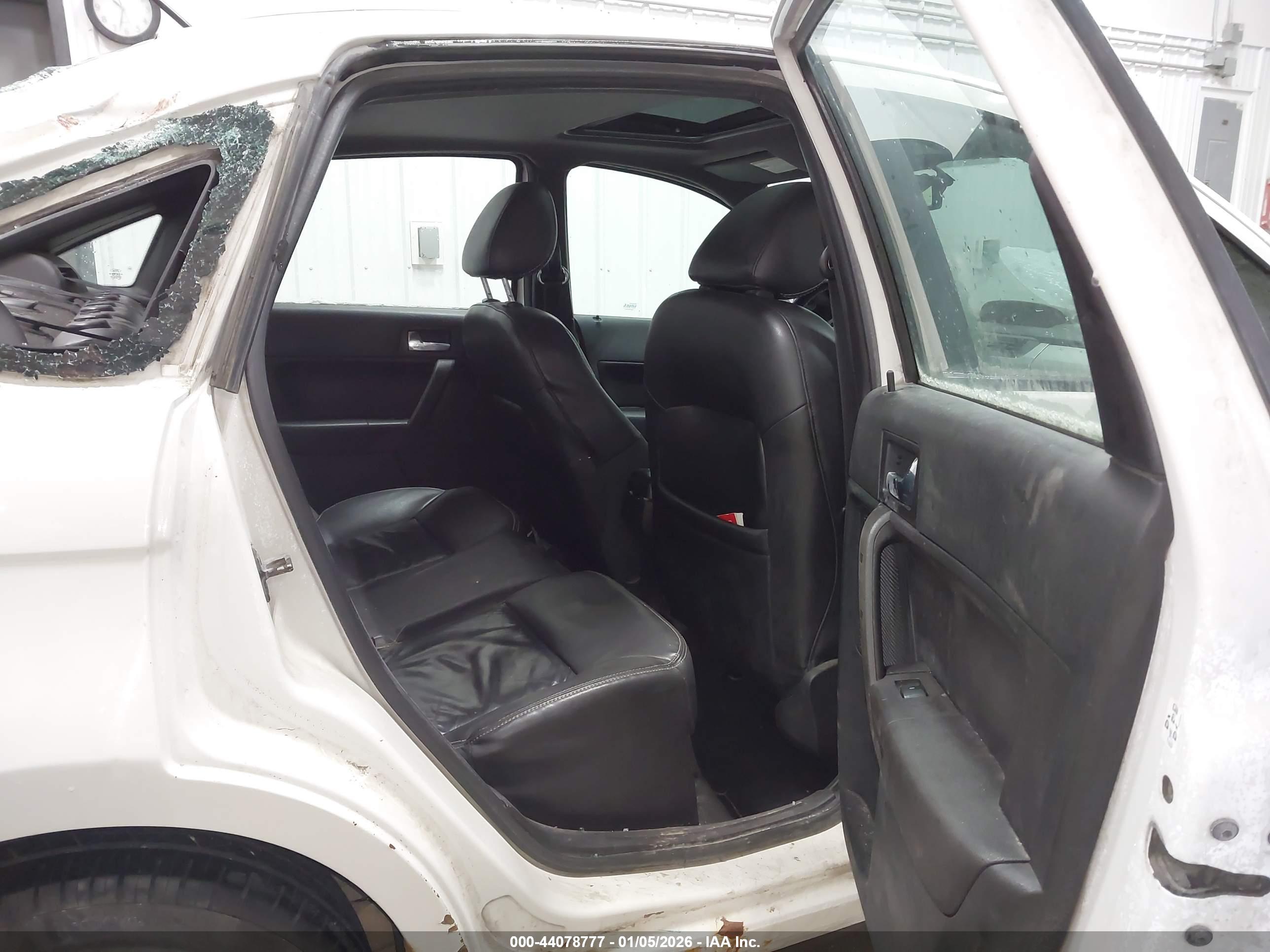 FORD FOCUS image 8