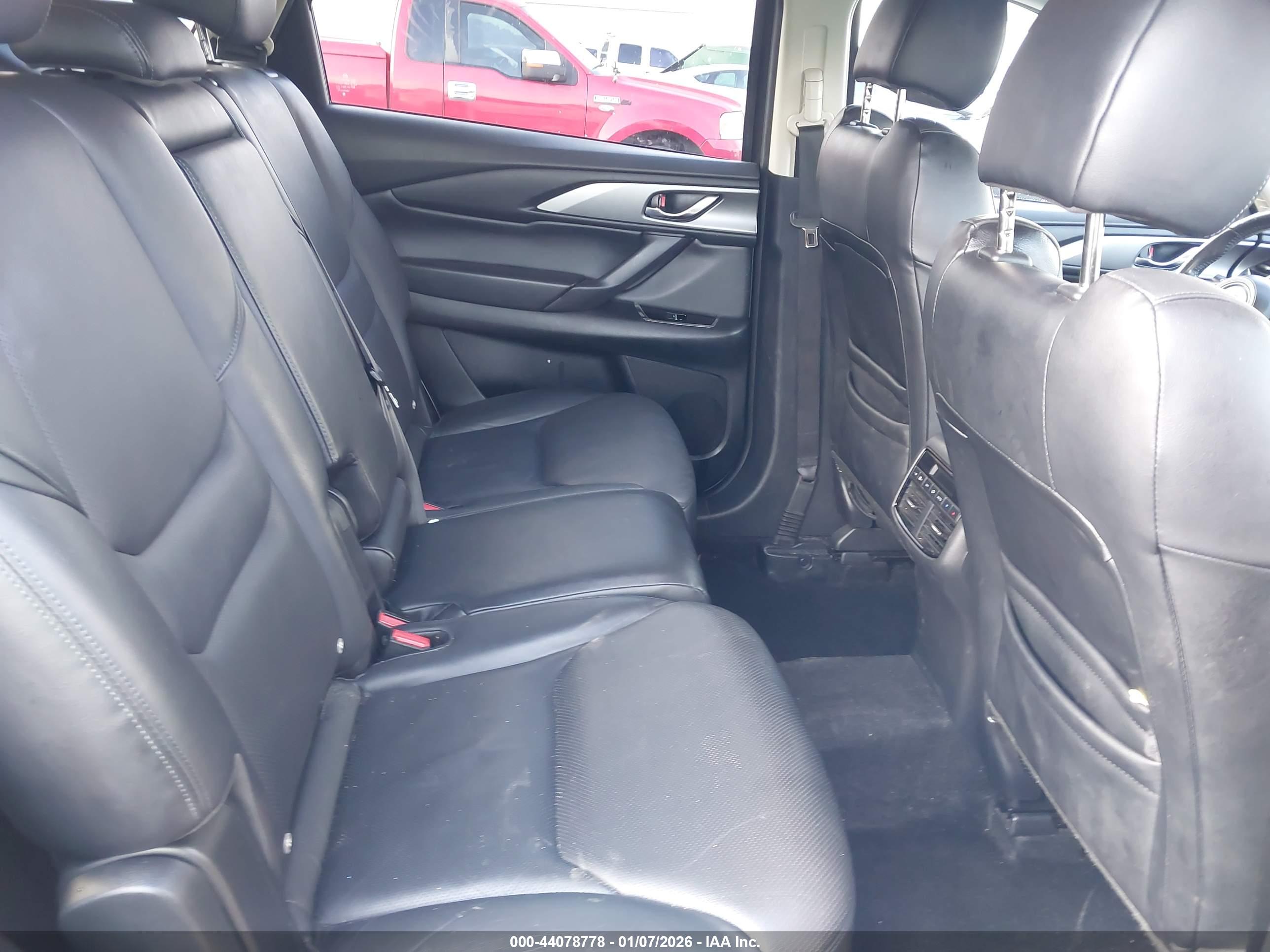 MAZDA CX-9 image 8