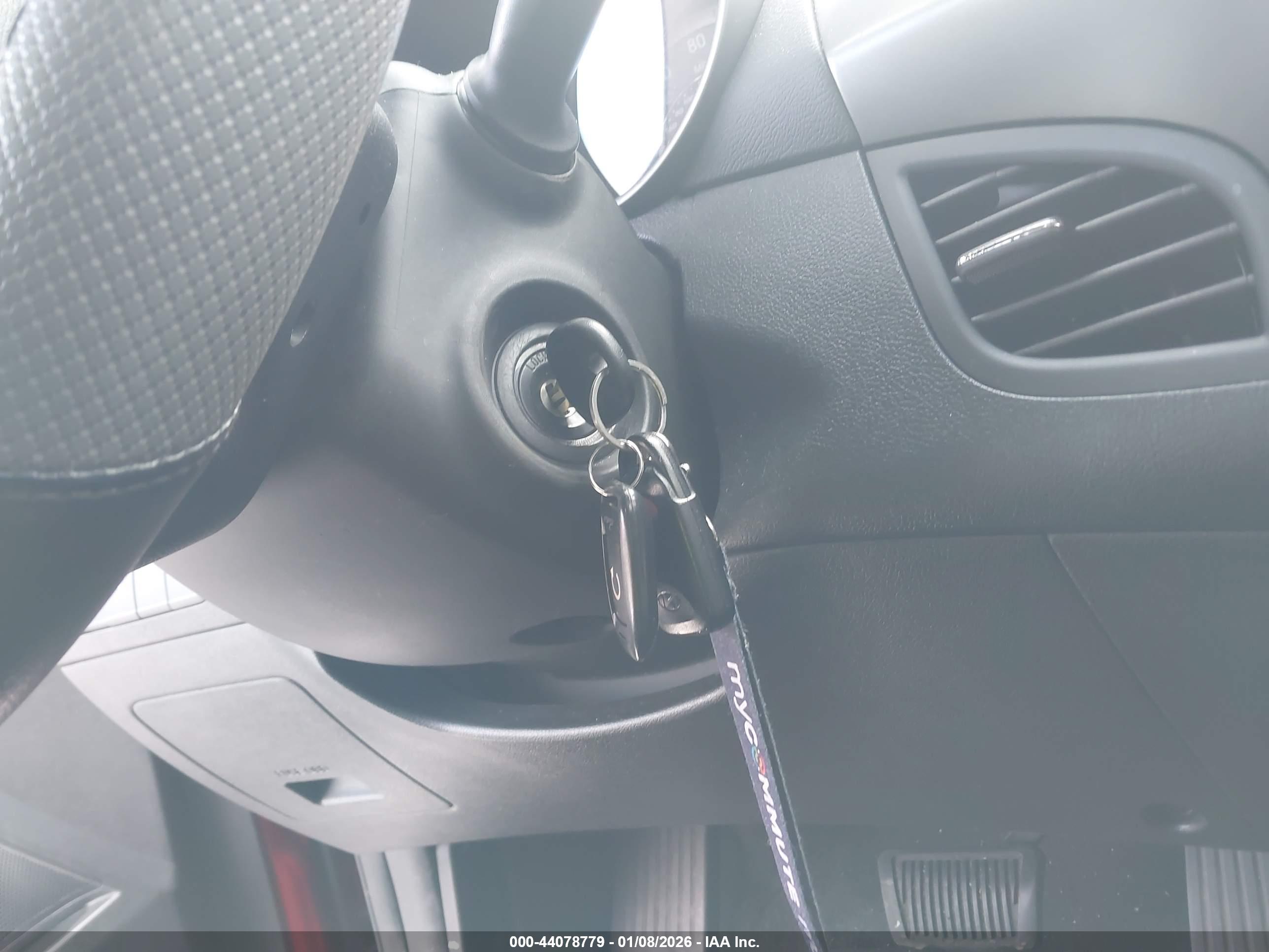 HYUNDAI ELANTRA image 11