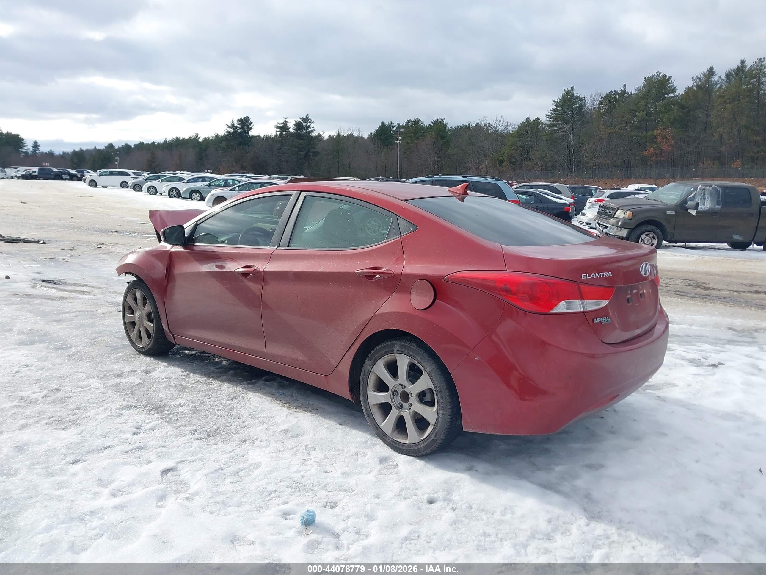 HYUNDAI ELANTRA image 3