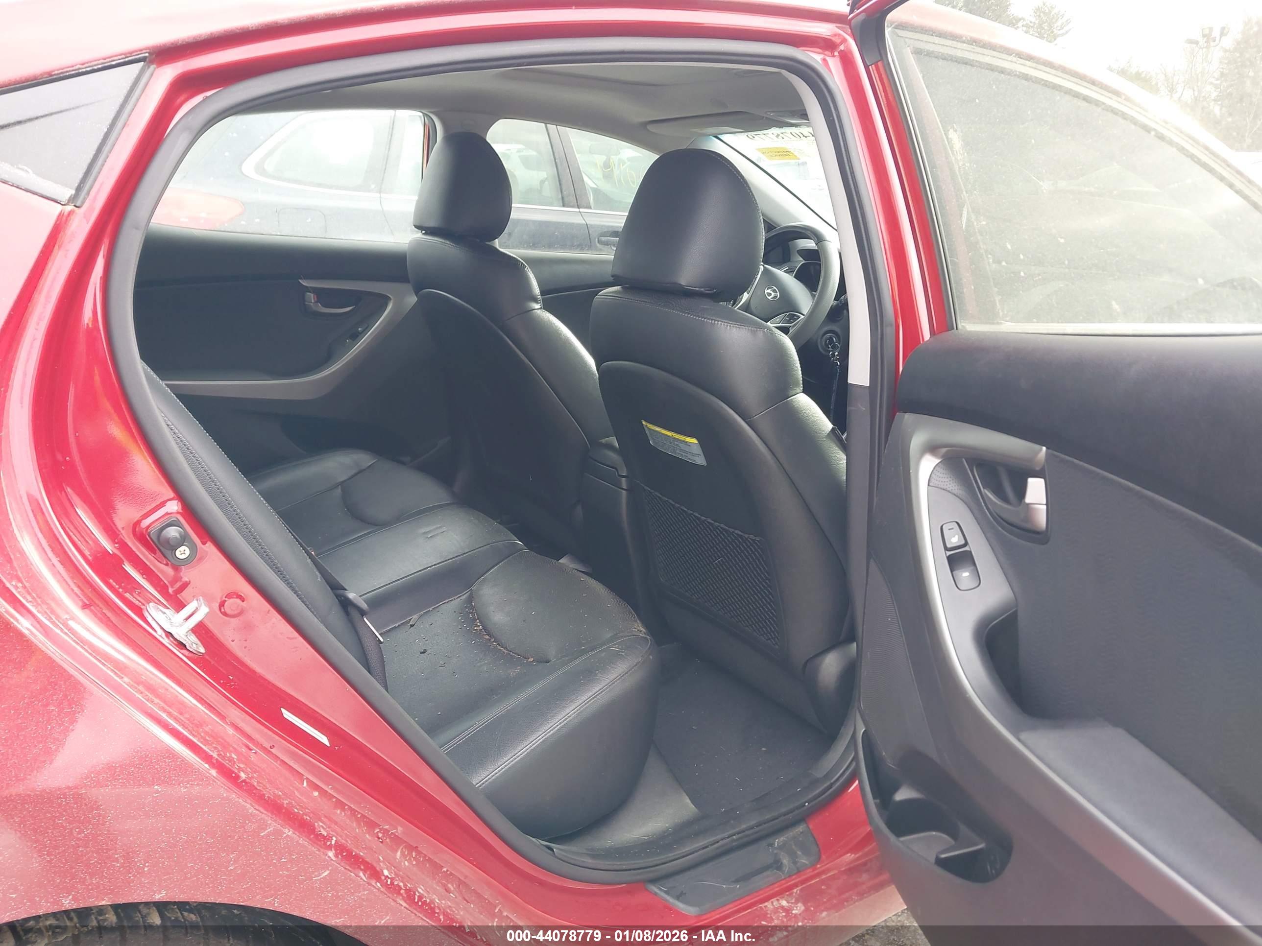 HYUNDAI ELANTRA image 8